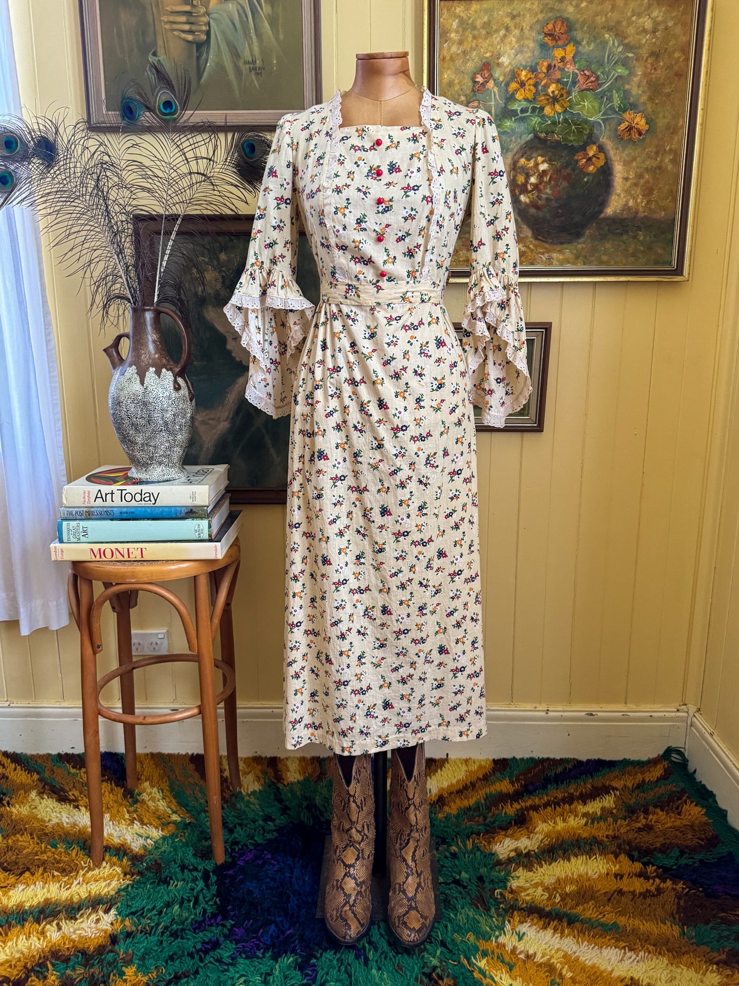 VINTAGE 1970S HANDMADE COTTON FLORAL PRINT LACE TRIM MIDI PRAIRIE DRESS S/M