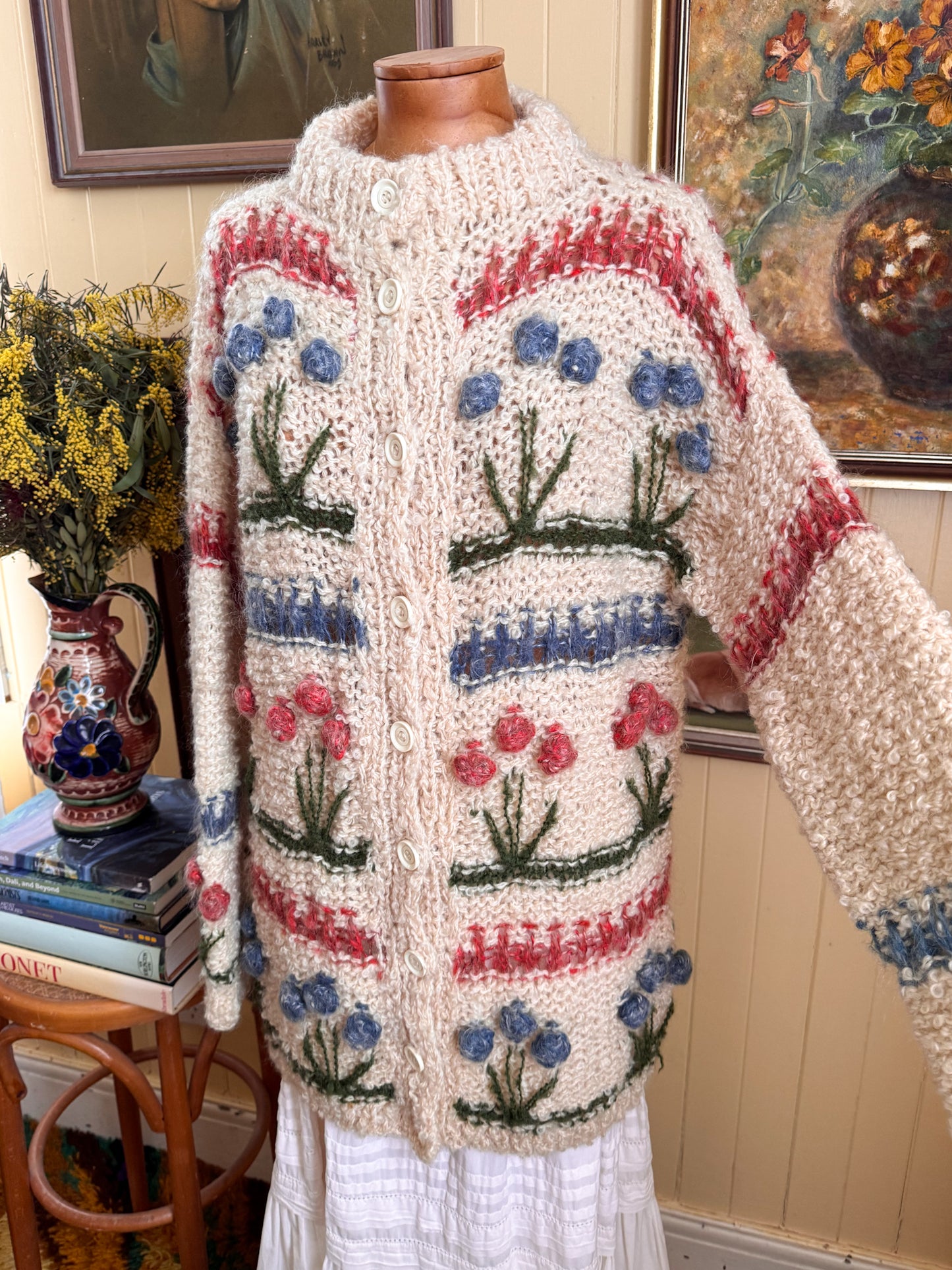 VINTAGE 1990S ENGLISH OLIVIA PAUL HAND KNITTED WOOL MOTIF CARDIGAN COAT M