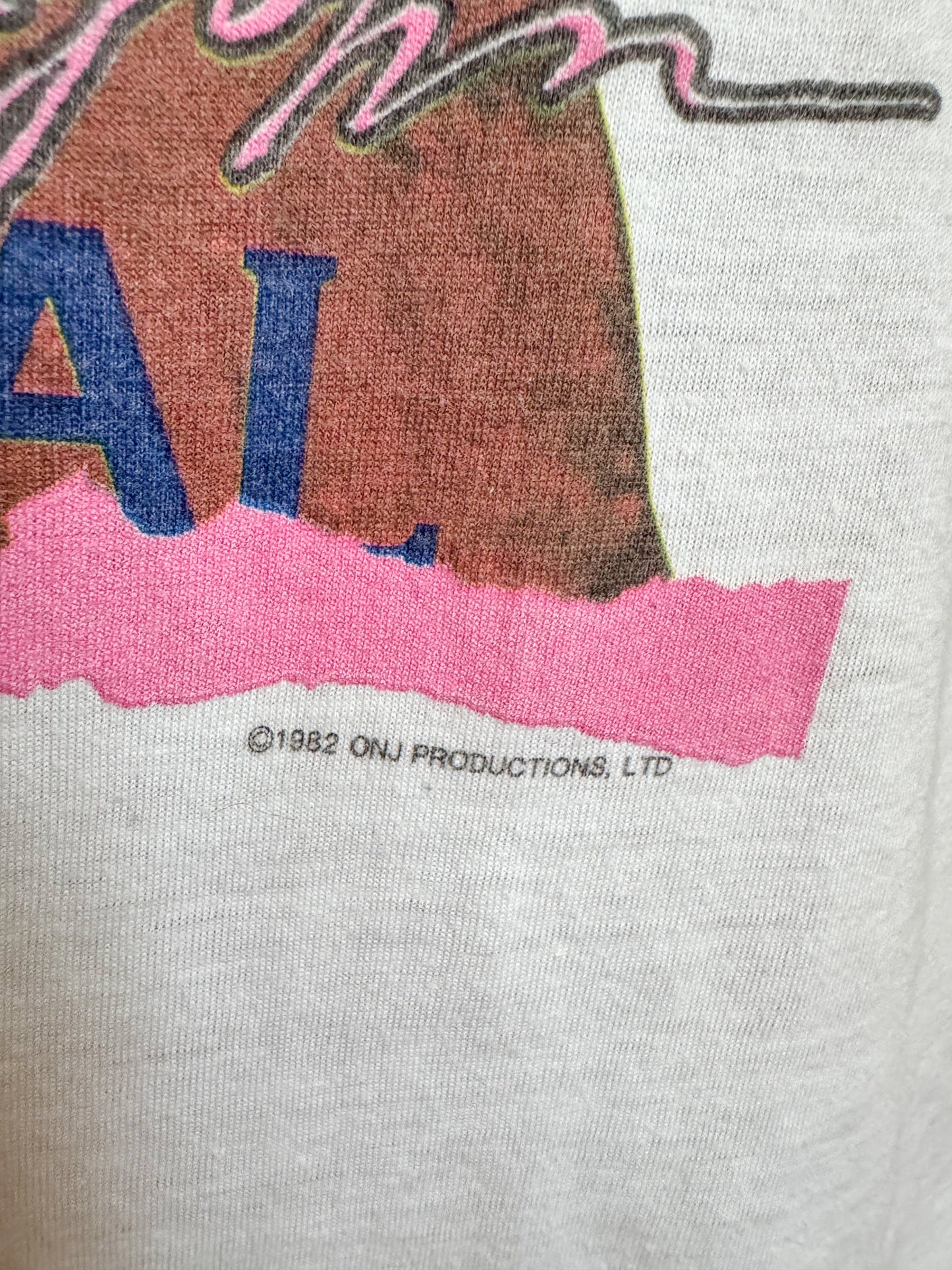 VINTAGE 1982 RARE OLIVIA NEWTON JOHN PHYSICAL TOUR PRINT RAGLAN TSHIRT M/L