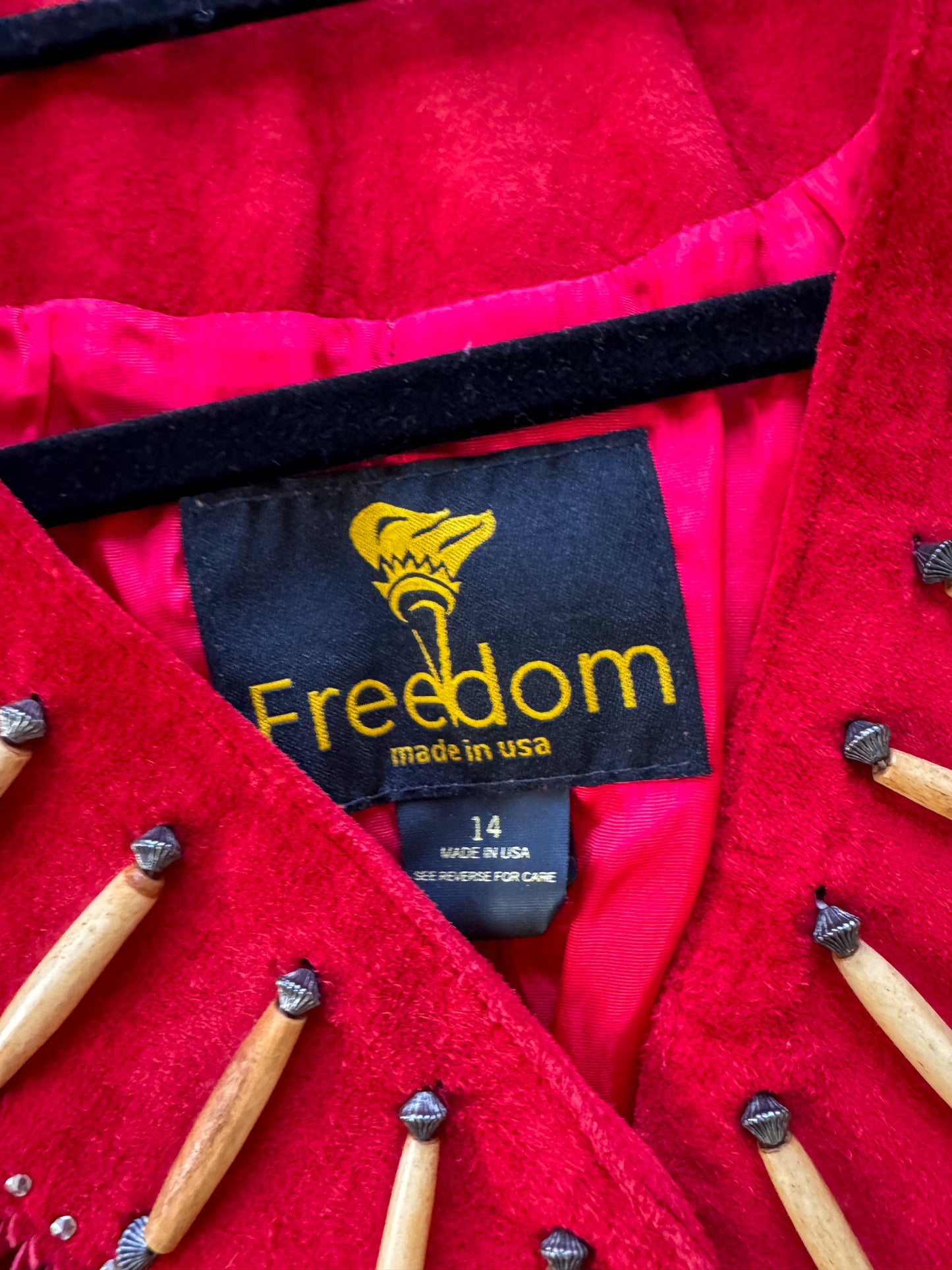 VINTAGE 1990S USA FREEDOM SUEDE LEATHER FRINGED BONE DETAIL WESTERN VEST M