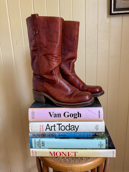 VINTAGE U.S.A DINGO MID CALF CAMPUS TAN LEATHER CUBAN HEEL BOOTS 10/41