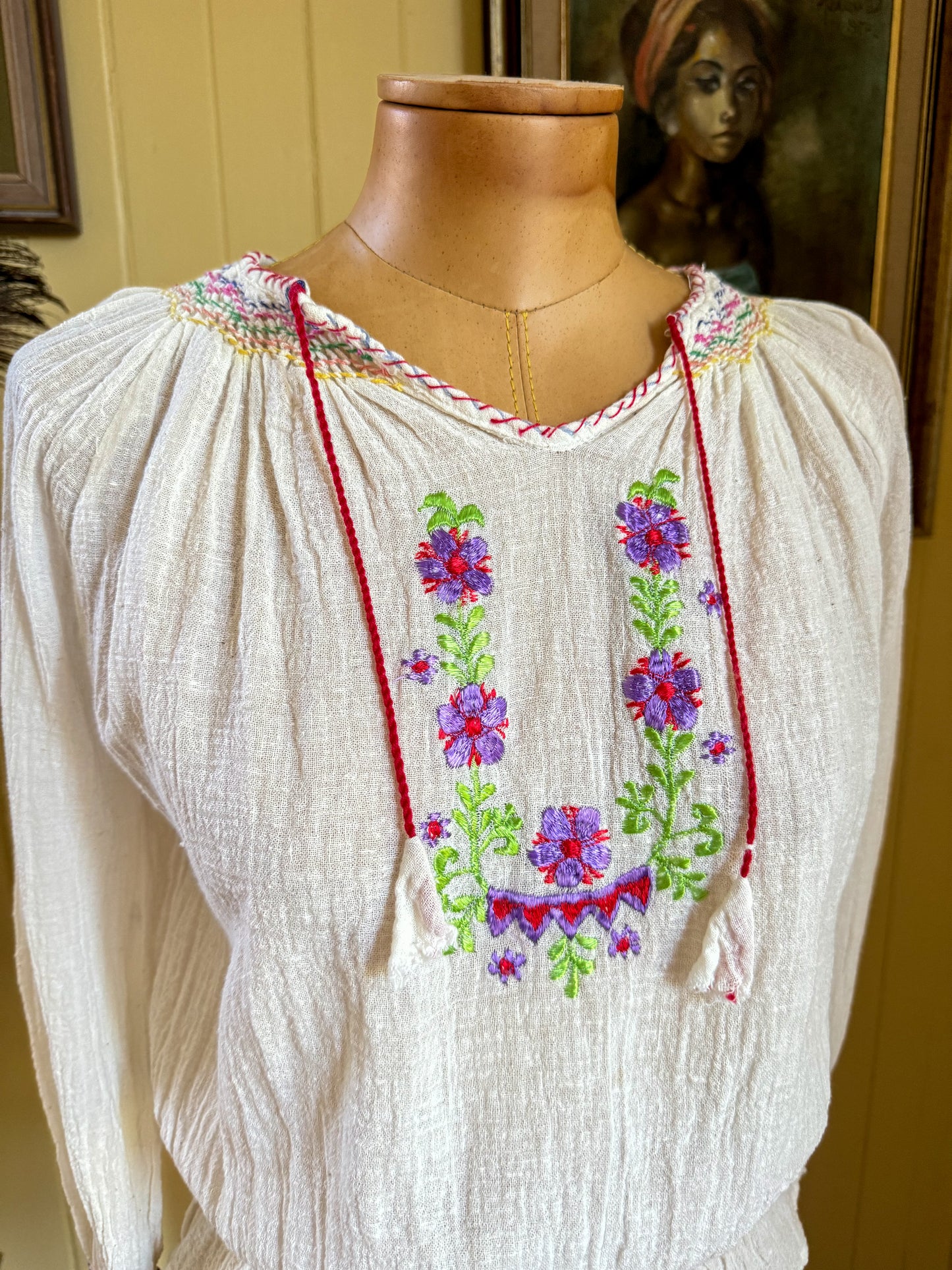 VINTAGE 1970S PAPILLON INDIAN COTTON CHEESECLOTH EMBROIDERED FOLK BLOUSE XS