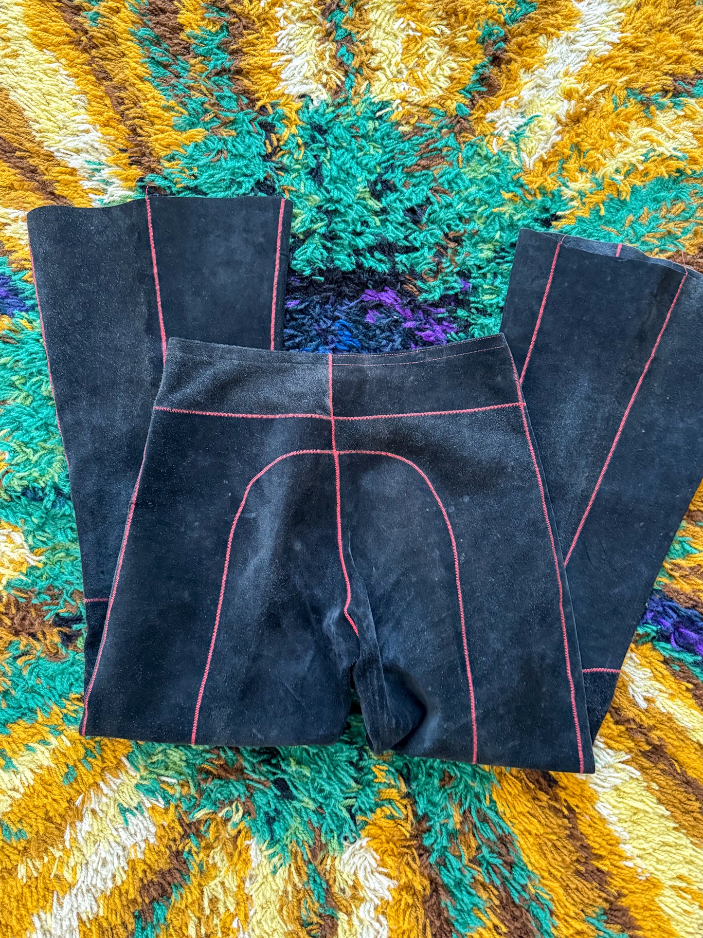 VINTAGE 1970S RARE ROB BLACK SUEDE LEATHER SEAM DETAIL FLARES S