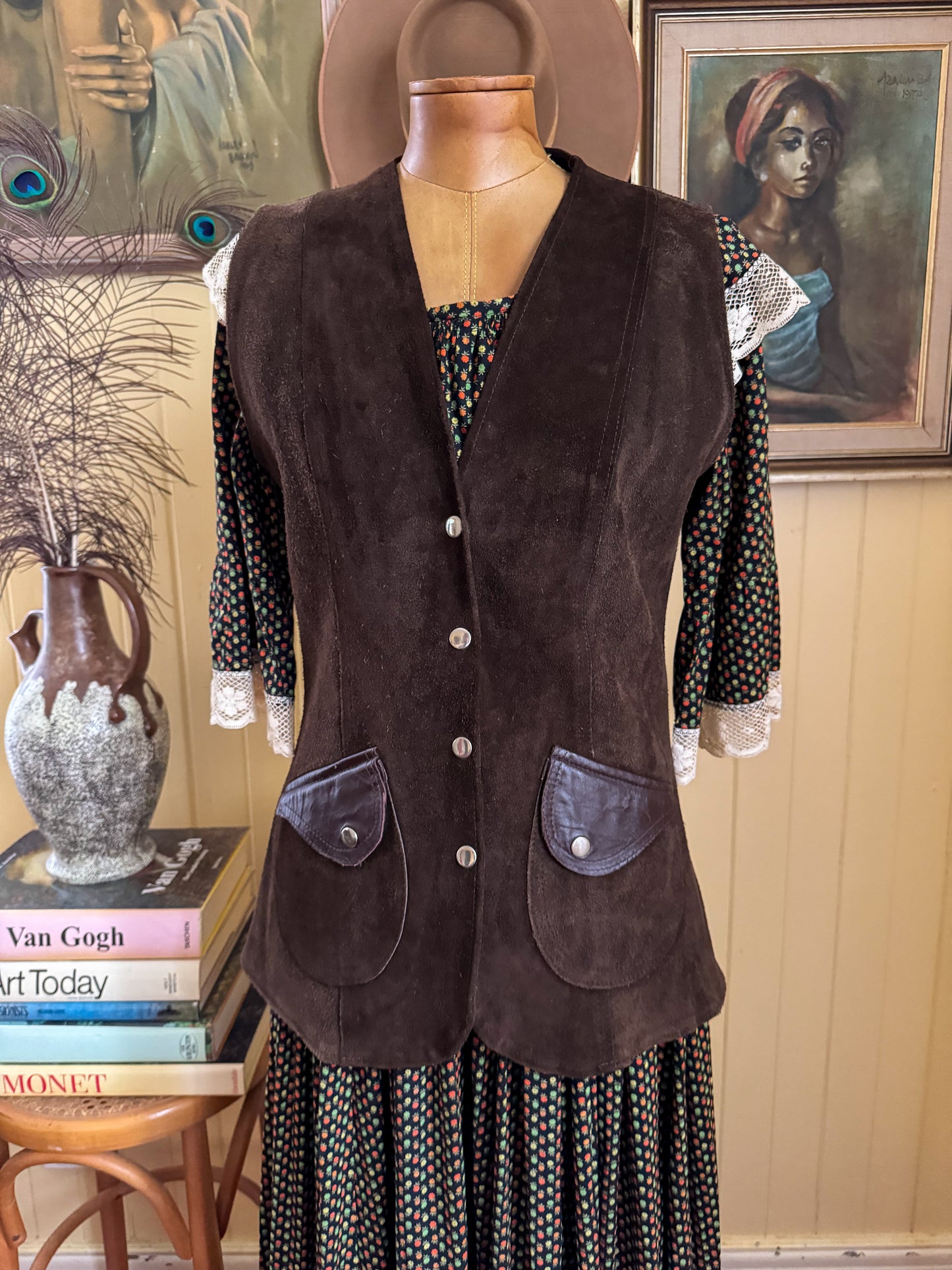 VINTAGE 1970S CHOCOLATE SUEDE LEATHER PRESS STUD WAISTCOAT VEST S/M