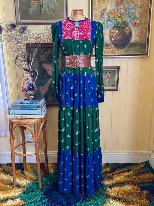 VINTAGE 1970S RAYON FLORAL PRINT EMBROIDERED BIB FOLK MAXI DRESS S/M