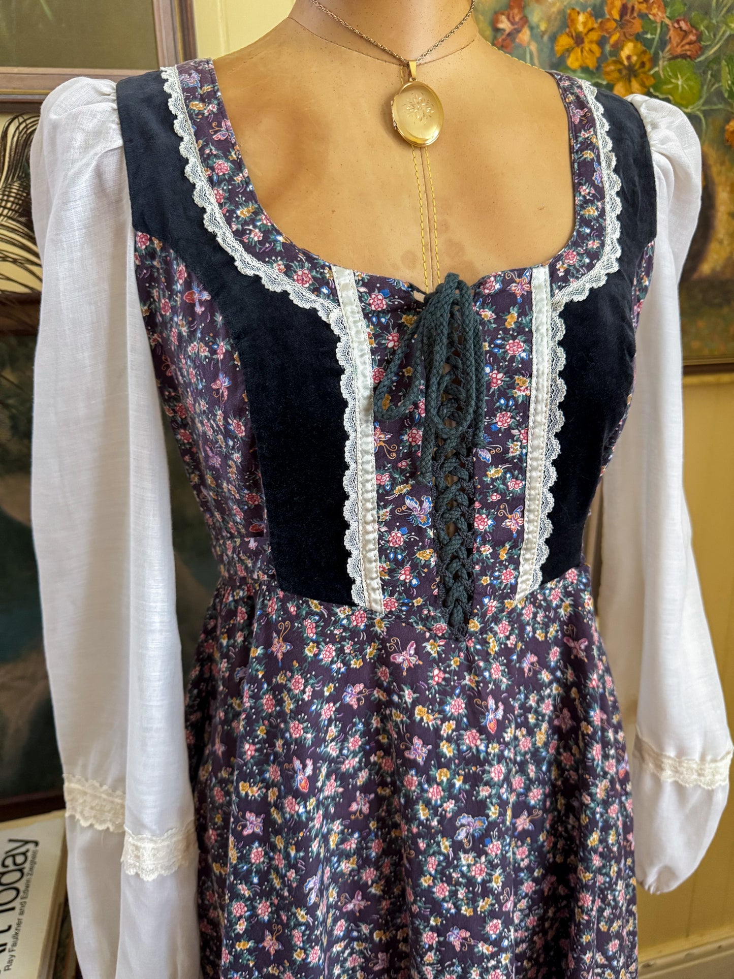 VINTAGE 1970S GUNNE SAX BUTTERFLY PRINT COTTON + LACE PRAIRIE MAXI DRESS S