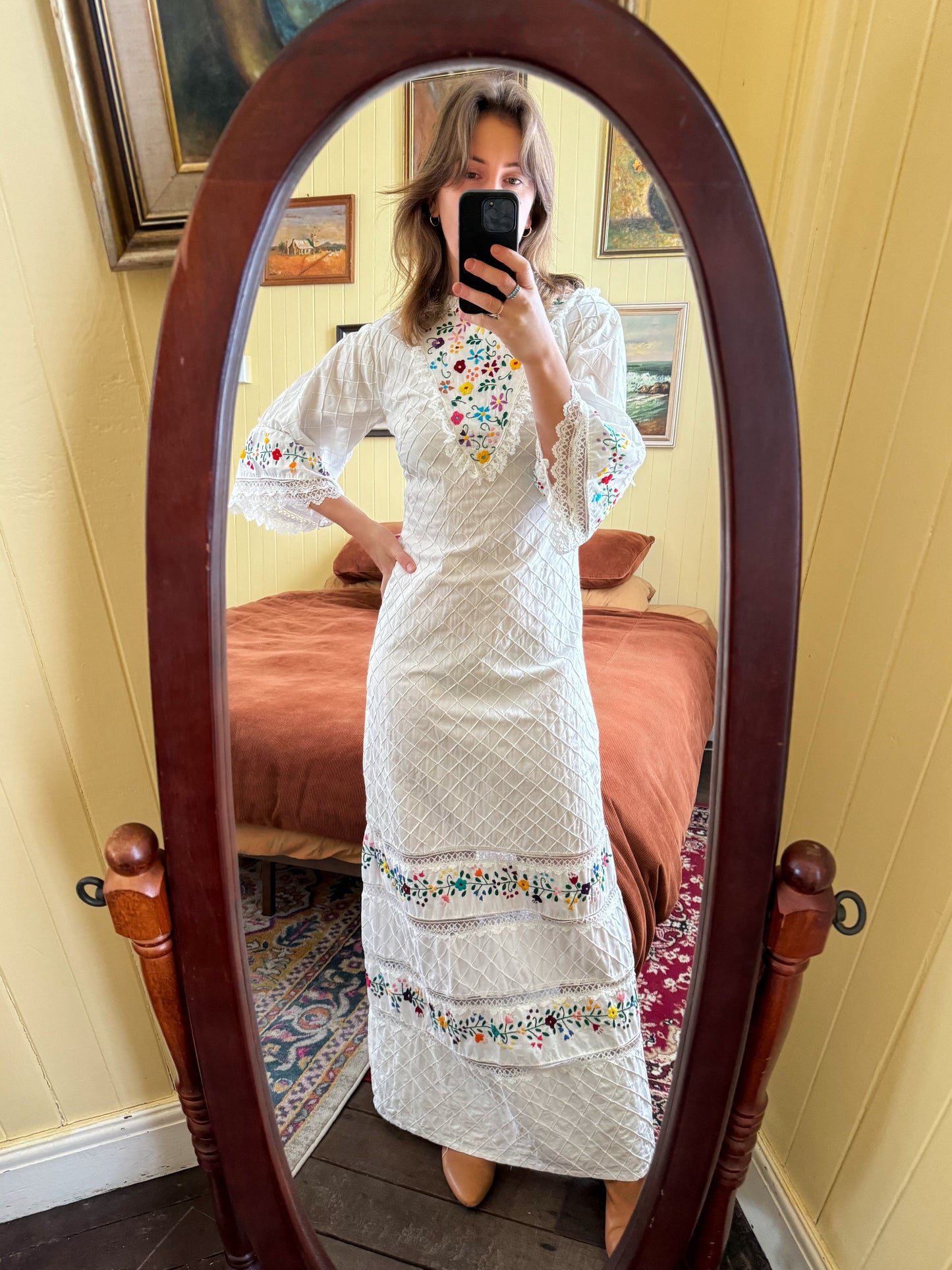 VINTAGE 1970S COTTON + LACE EMBROIDERED MEXICAN WEDDING DRESS S