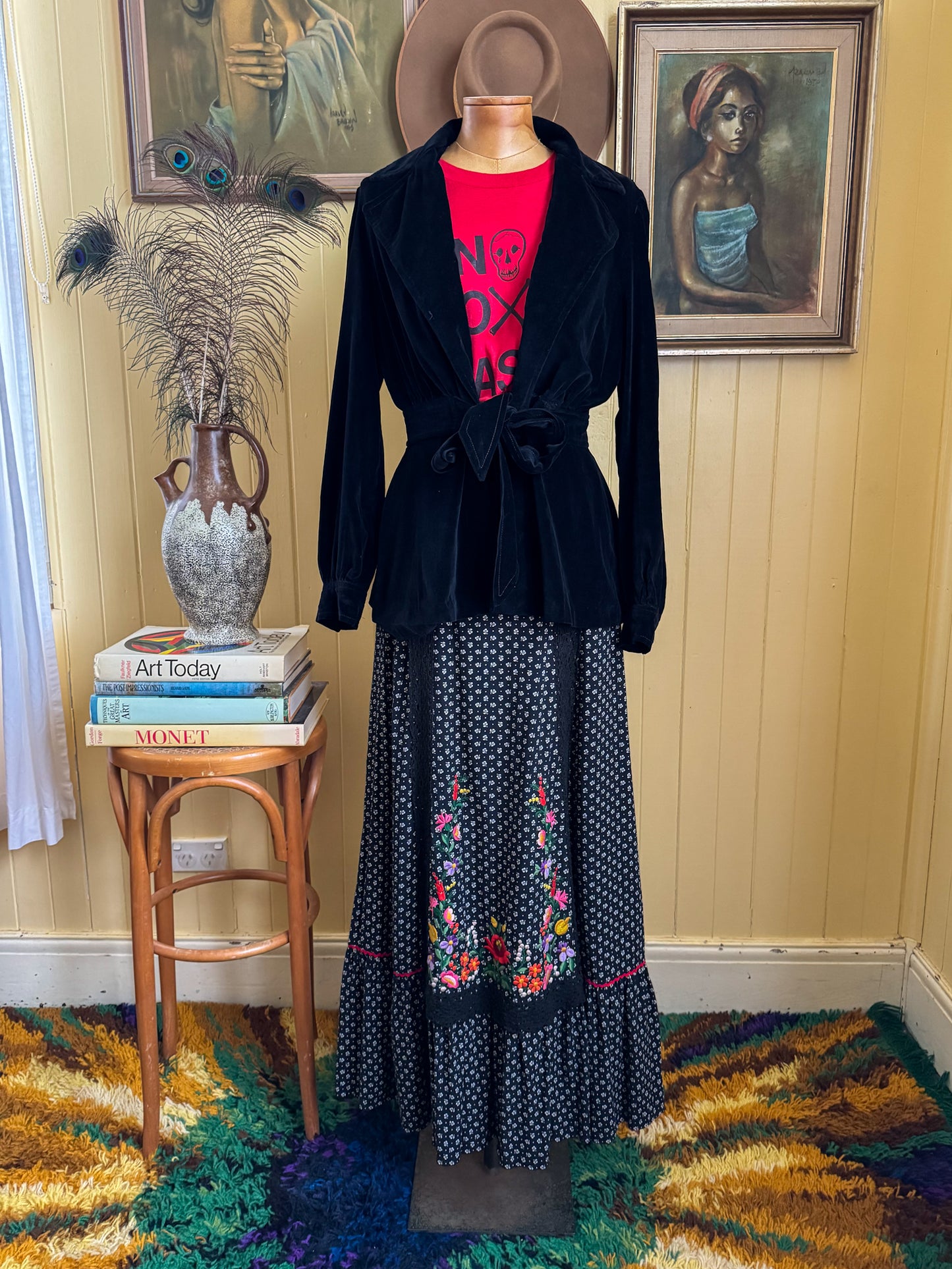 VINTAGE 1970S VISCOSE MINI FLORAL PRINT EMBROIDERED MAXI SKIRT XS
