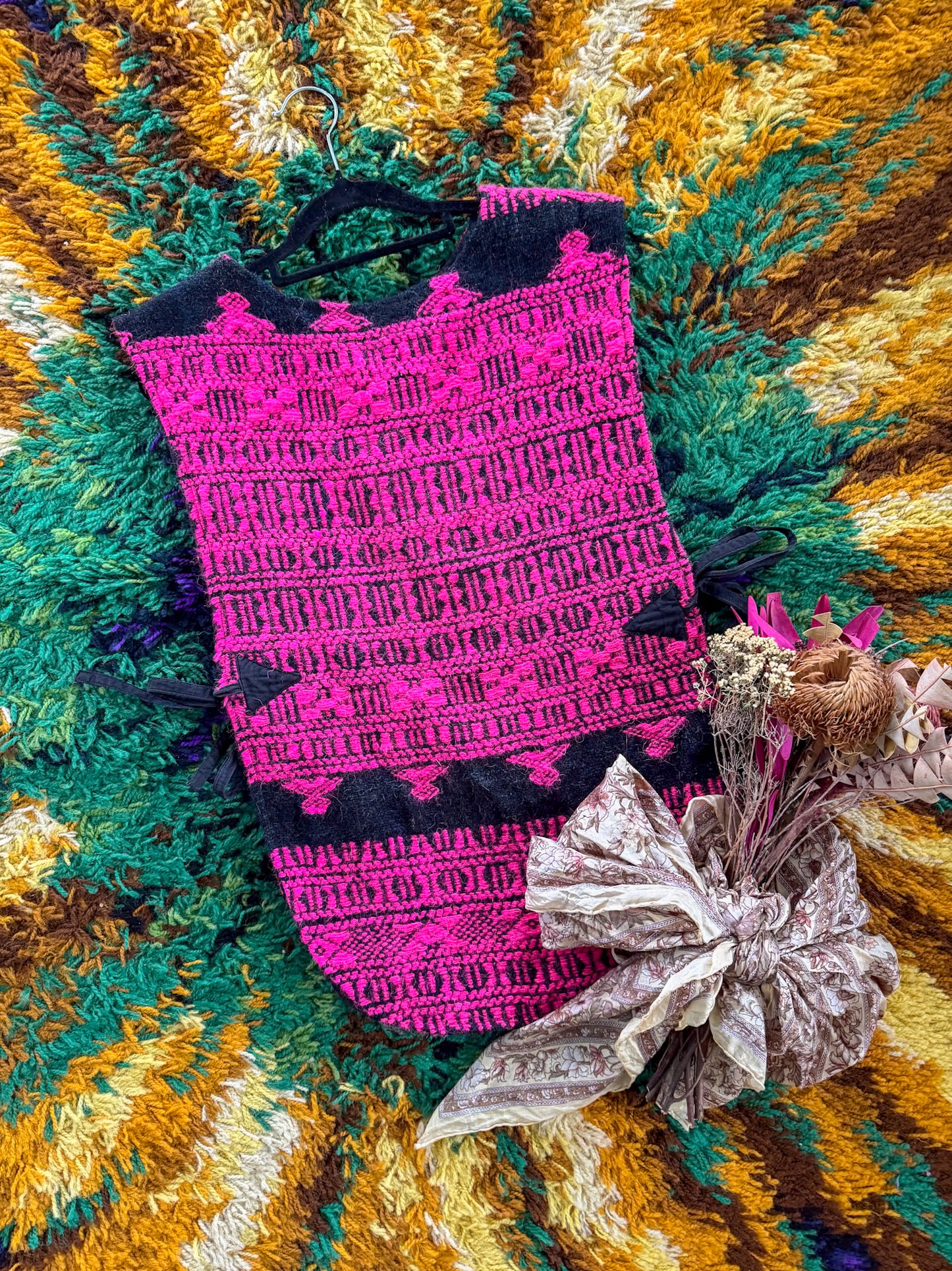 VINTAGE 1970S AKBAR INDIAN WOOL WOVEN TIE UP VEST TOP S/M/L