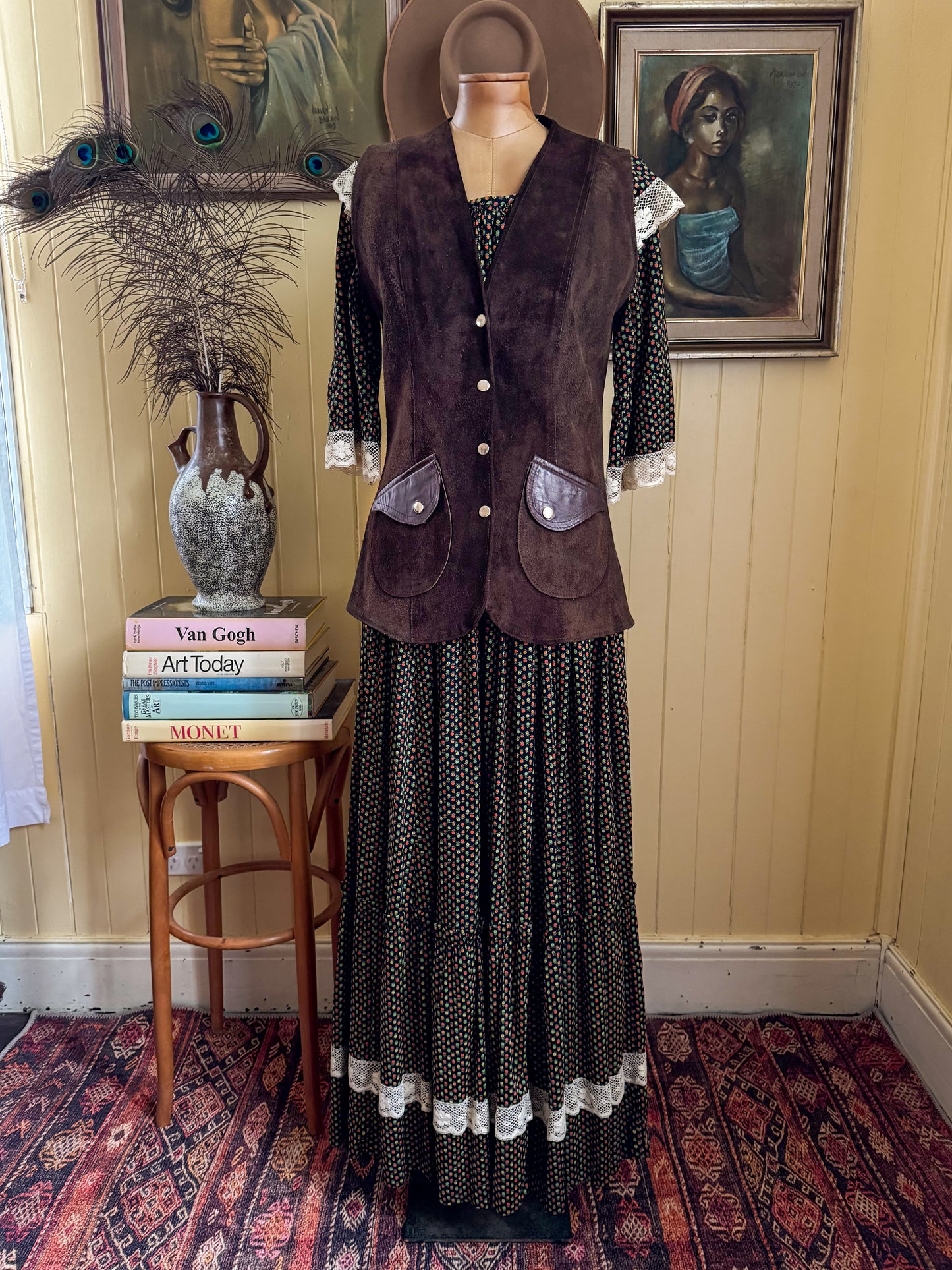 VINTAGE 1970S CHOCOLATE SUEDE LEATHER PRESS STUD WAISTCOAT VEST S/M