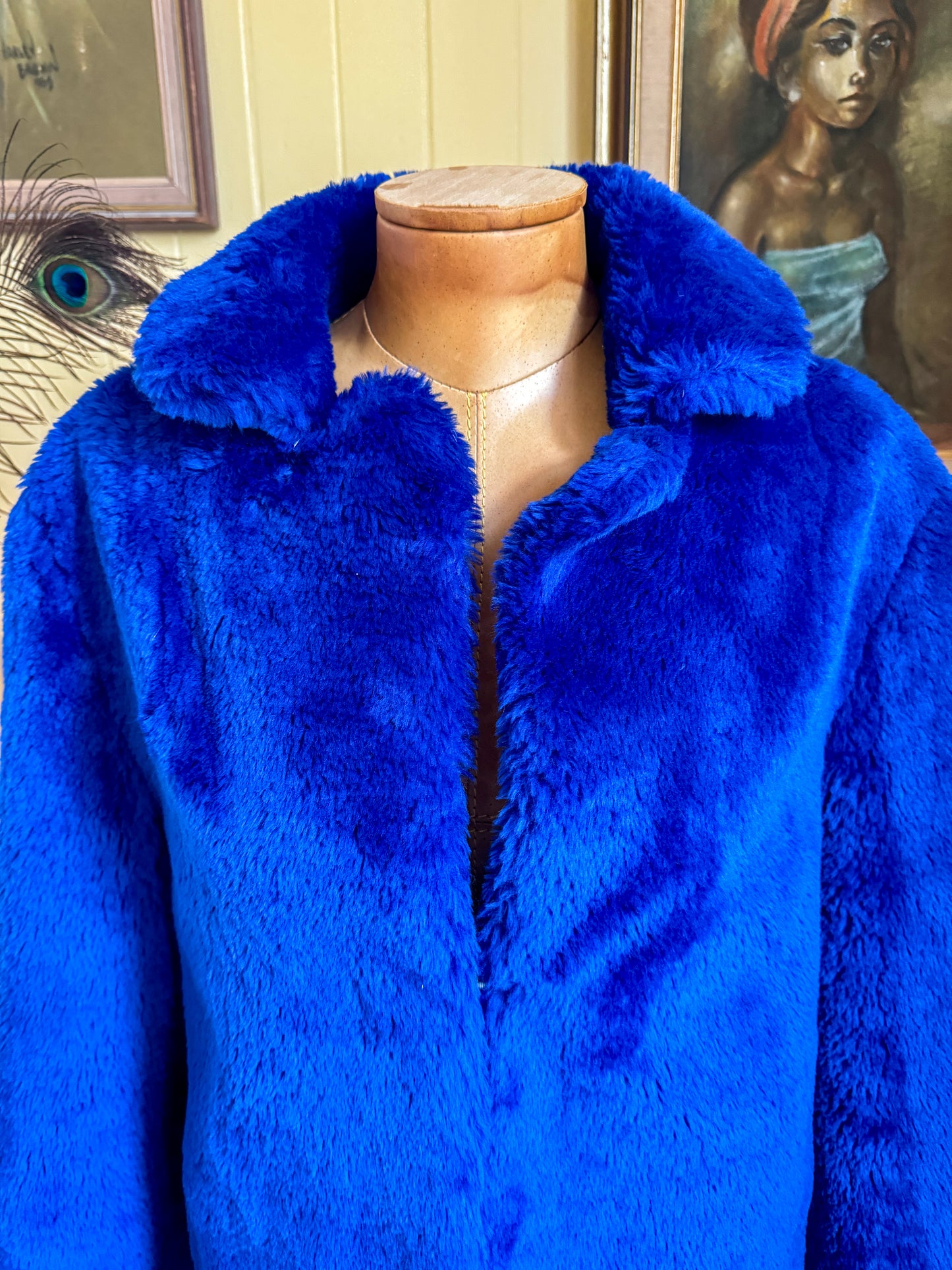 VINTAGE 1970S ELECTRIC BLUE FAUX FUR CROPPED JACKET M/L