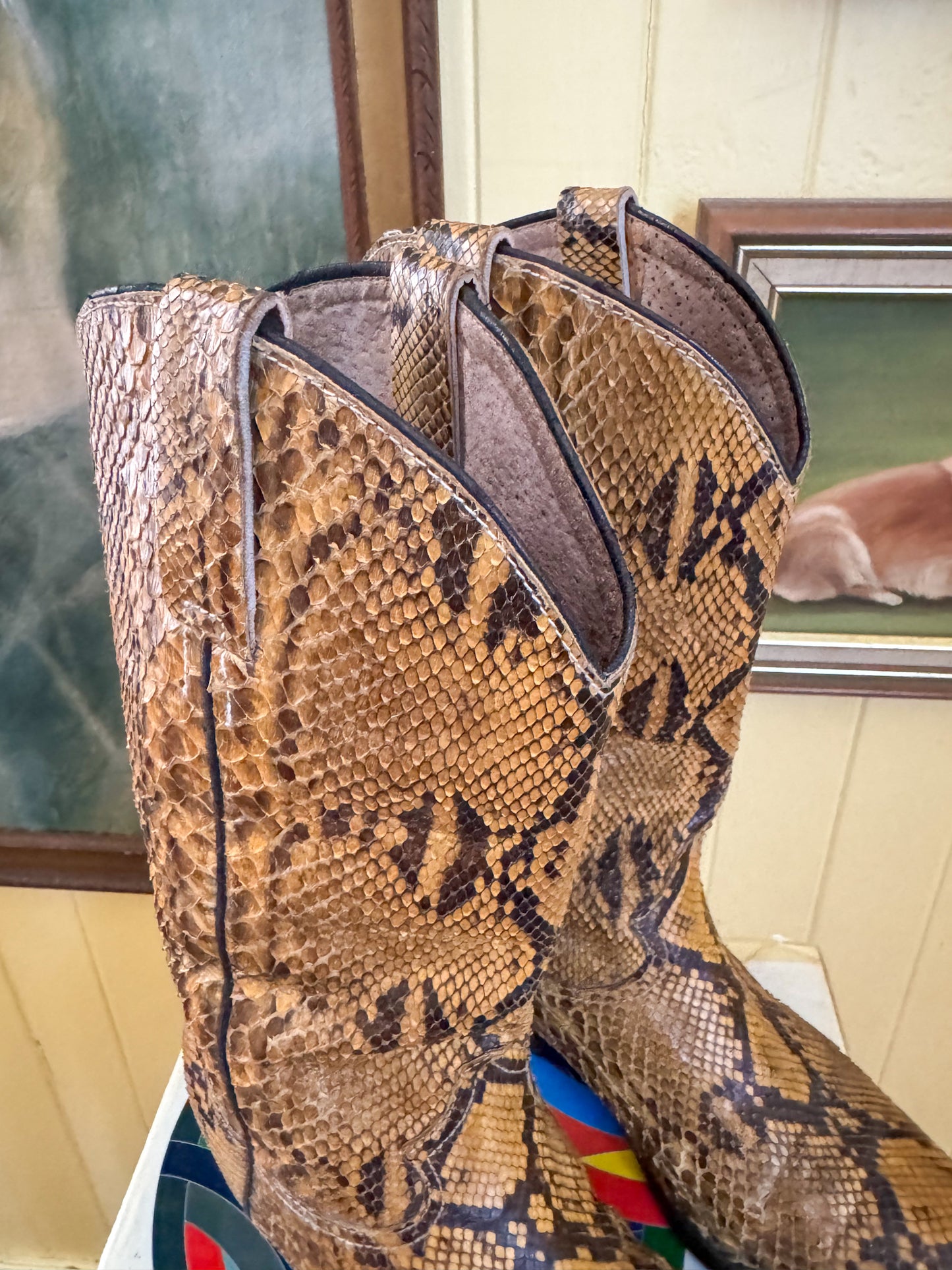 VINTAGE RARE EXOTIC PYTHON SNAKESKIN LEATHER WESTERN BOOTS 9/40