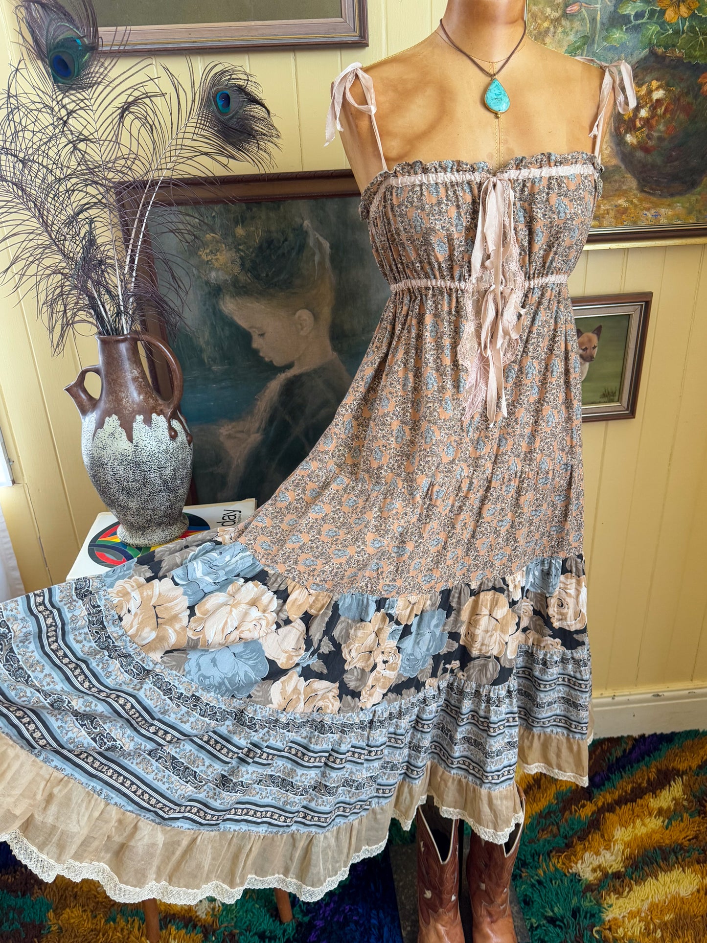 VINTAGE 1970S SALLY BROWNE COTTON TIERED LACE + RIBBON MIDI SUN DRESS S/M