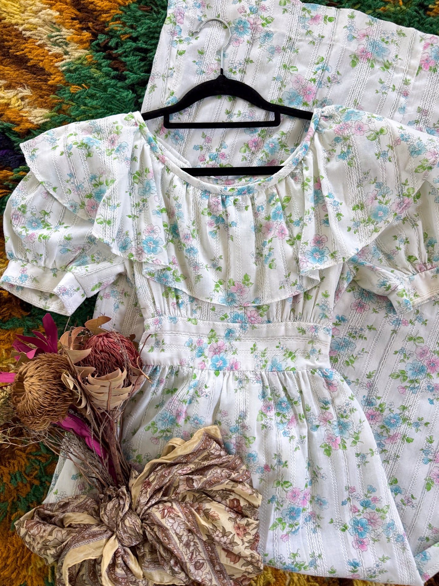 VINTAGE 1970S YOUNG EDWARDIAN COTTON BLEND FLORAL RUFFLE PRAIRIE DRESS S