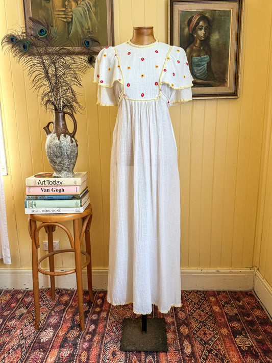 VINTAGE 1970S EMMA COTTON CHEESECLOTH EMBROIDERED DAISY MAXI DRESS XS/S