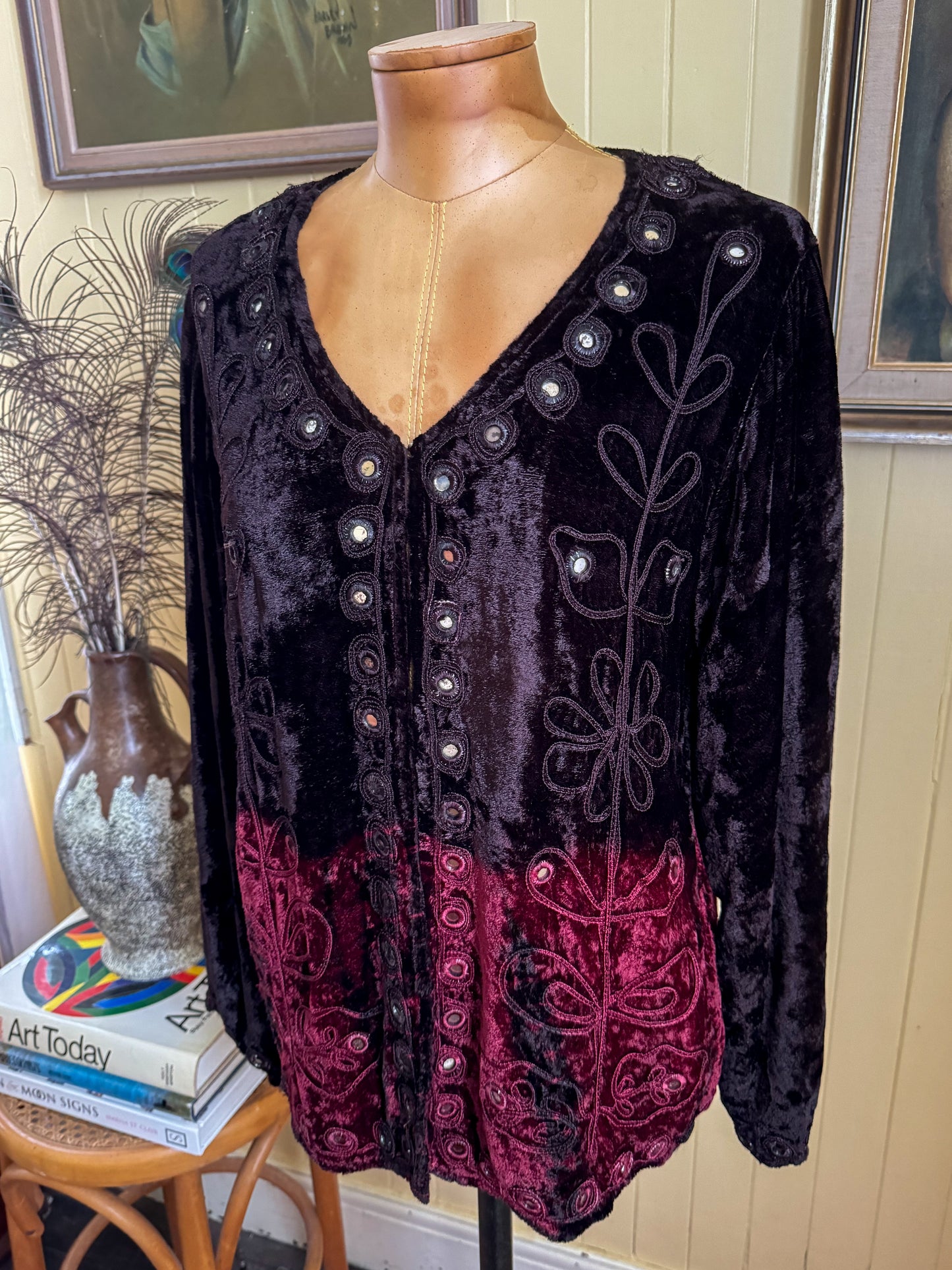 VINTAGE 1990S FRENCH COUNTRY INDIAN RAYON VELVET DIP DYE EMBROIDERED JACKET S/M