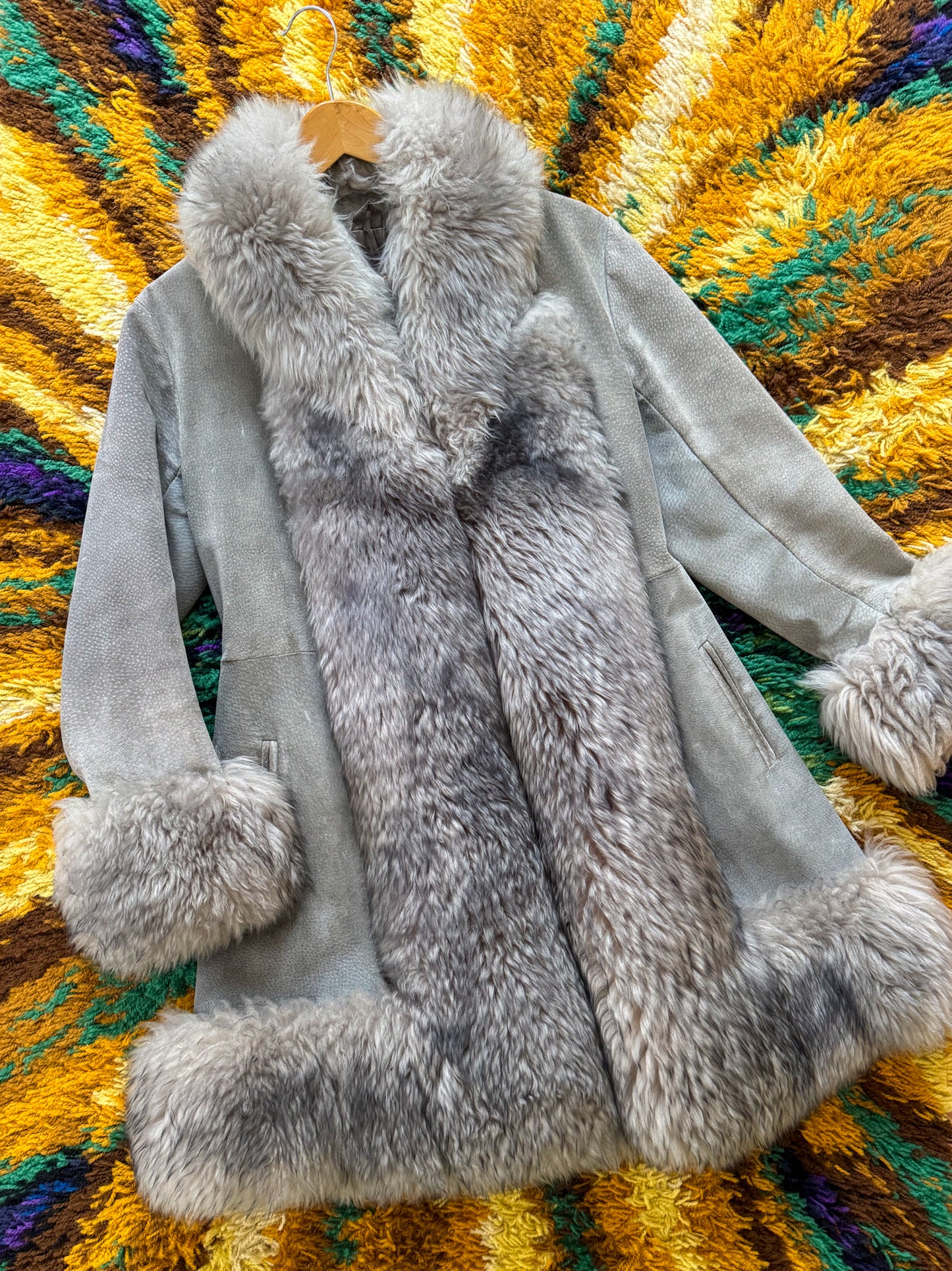 VINTAGE 1970S ENGLISH GREY SUEDE LEATHER SHEEPSKIN PENNY LANE COAT M