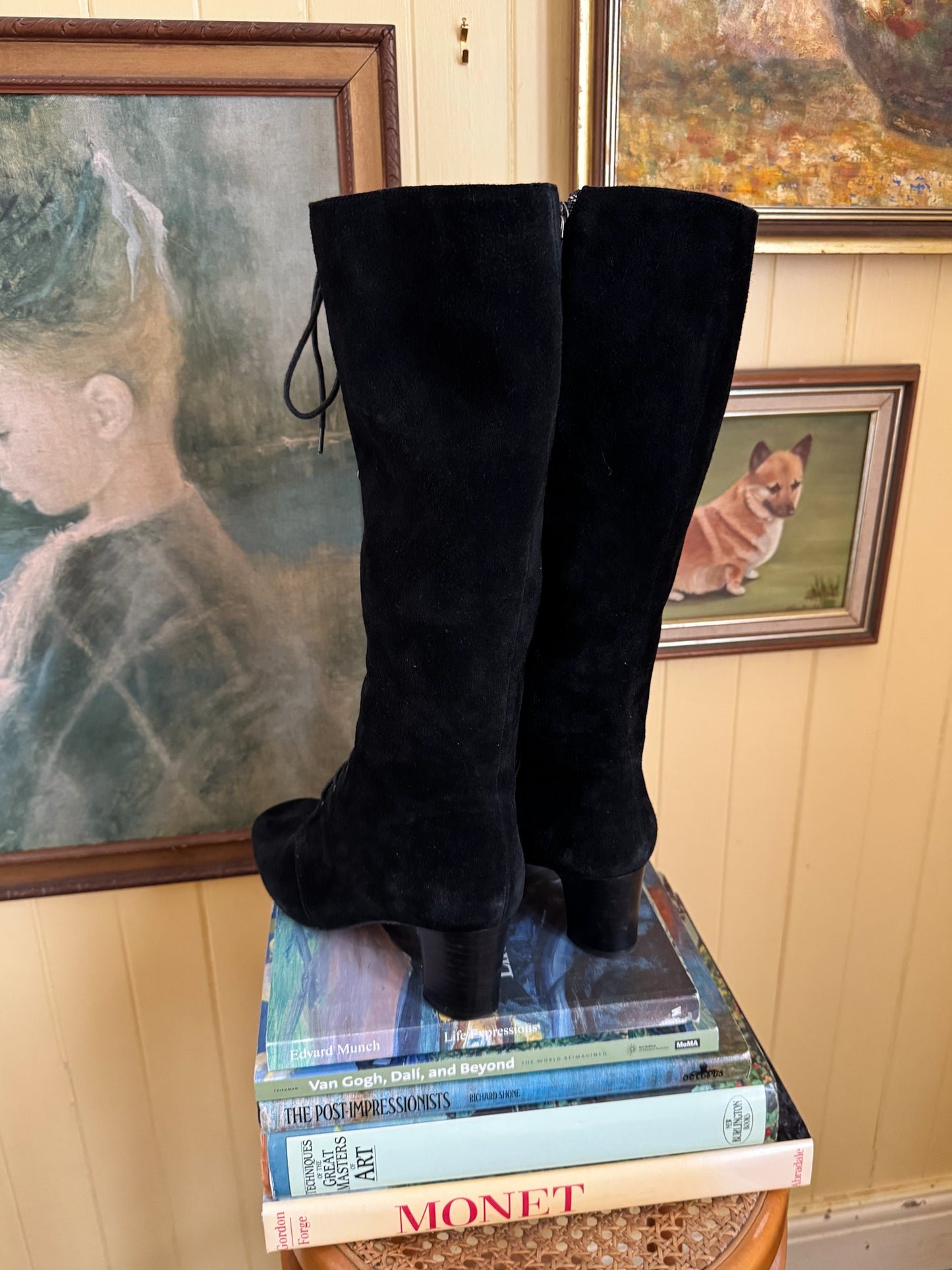 PRELOVED Y2K DOES 60S FLORSHEIM BLACK SUEDE LEATHER LACE UP KNEE HIGH BOOTS 9/40