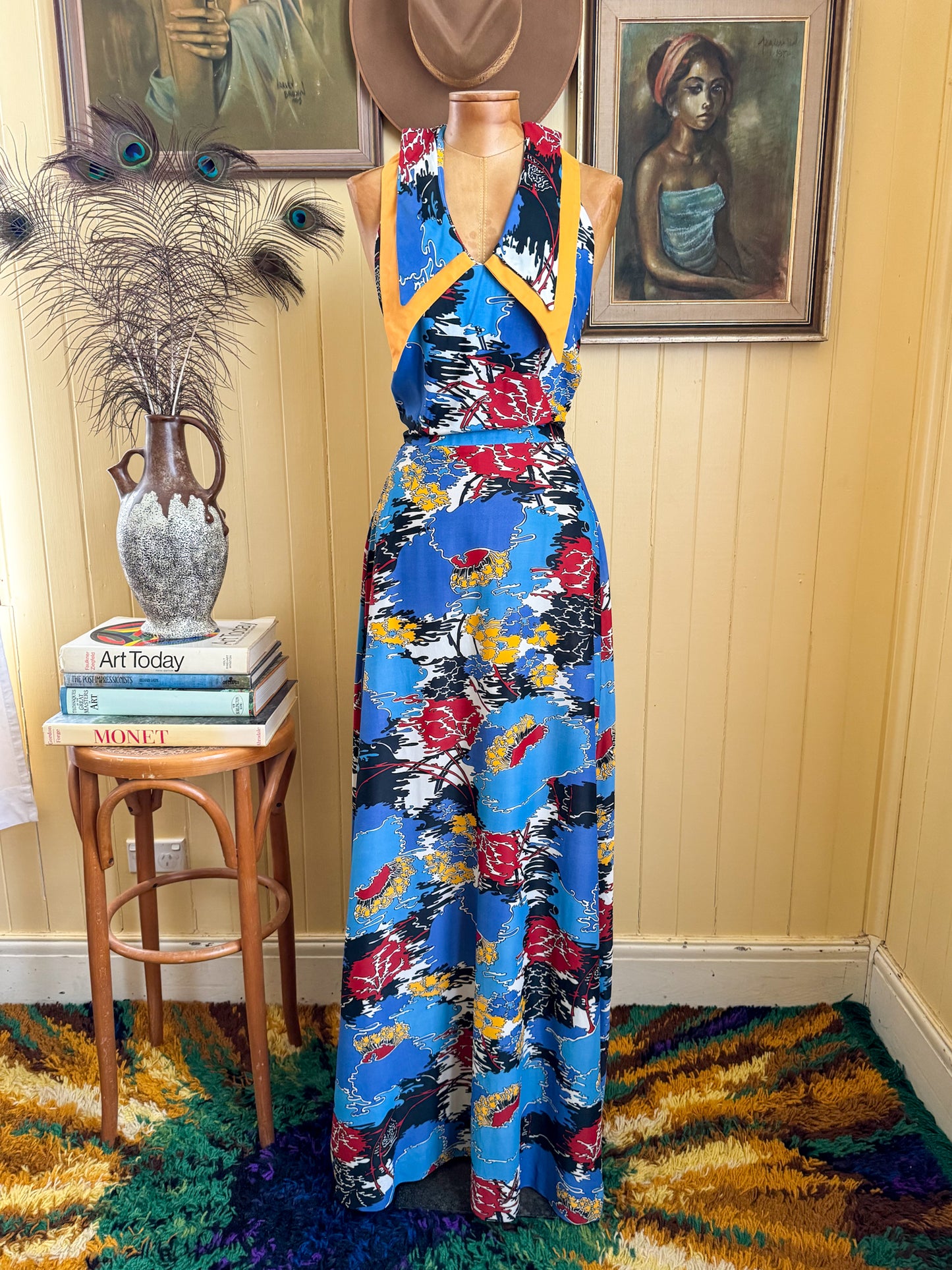 VINTAGE 1970S FINLAW NYLON ABSTRACT TROPICAL PRINT COLLARED HALTER MAXI DRESS S