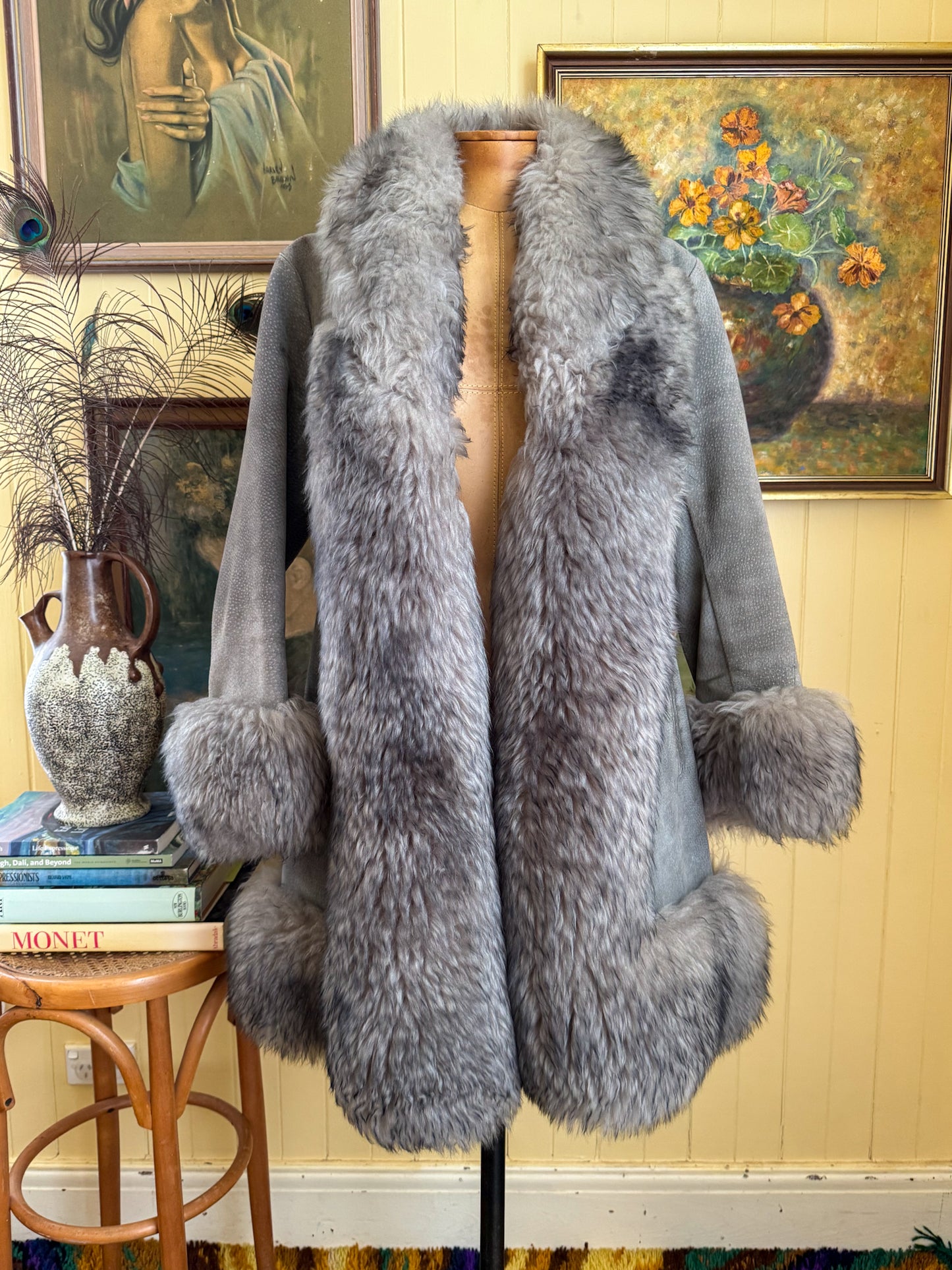 VINTAGE 1970S ENGLISH GREY SUEDE LEATHER SHEEPSKIN PENNY LANE COAT M