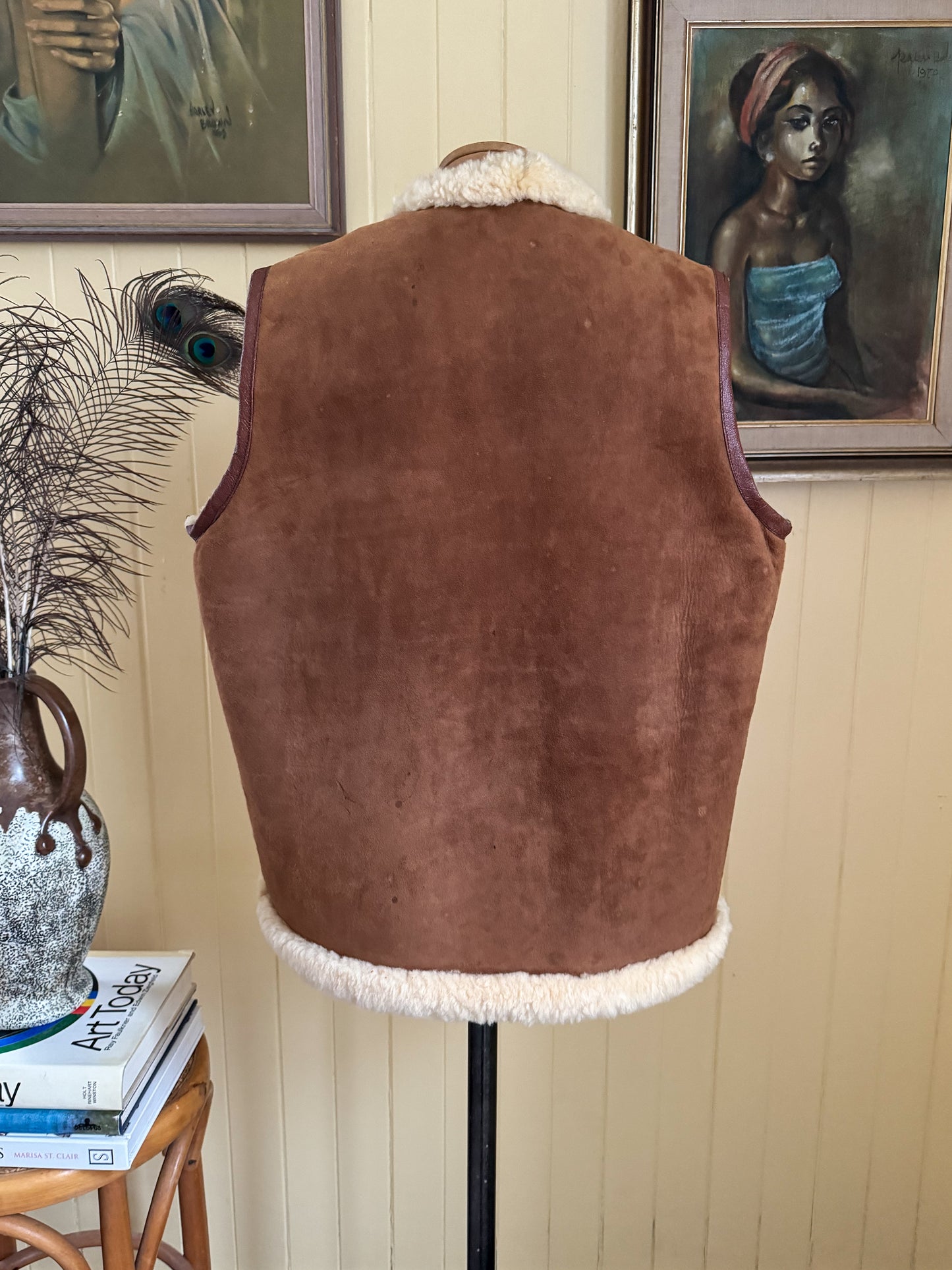 VINTAGE 1990S TAN FAUX SUEDE SHEEPSKIN SHEARLING VEST L