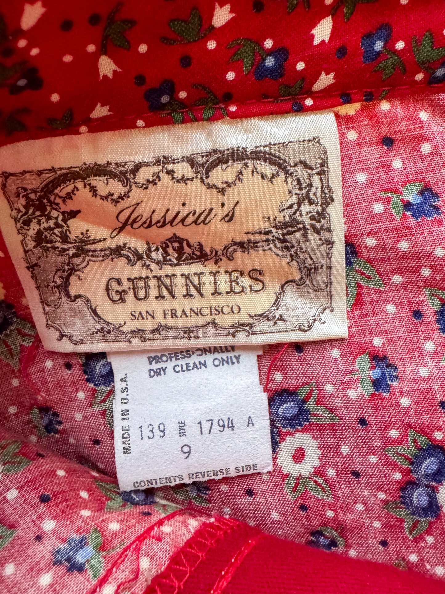 VINTAGE 1970S JESSICA’S GUNNIES GUNNE SAX FLORAL PRINT COTTON, VELVET + LACE MAXI SKIRT S