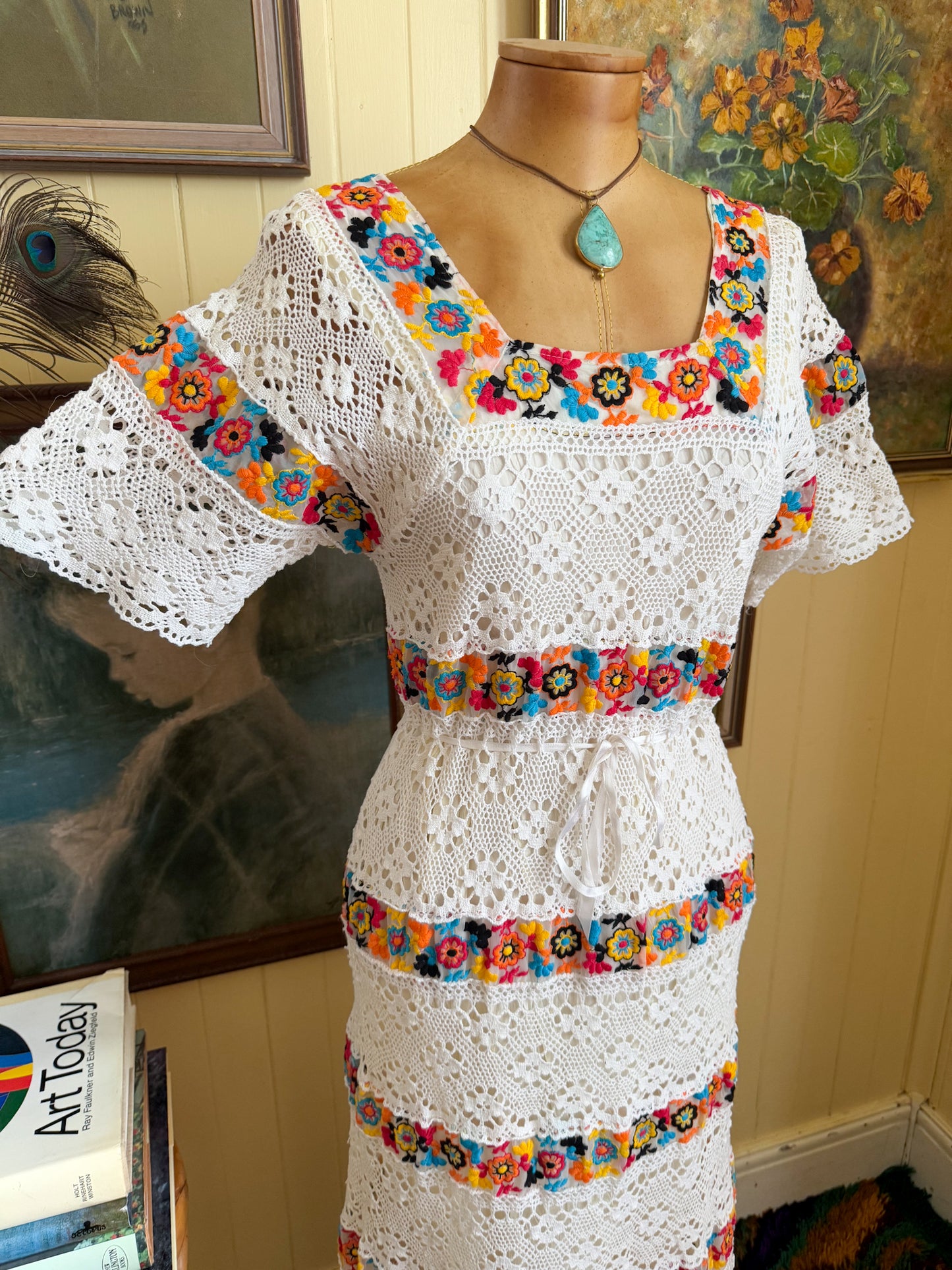 VINTAGE 1970S MEXICAN COTTON LACE AND EMBROIDERED TIERED MAXI DRESS S/M