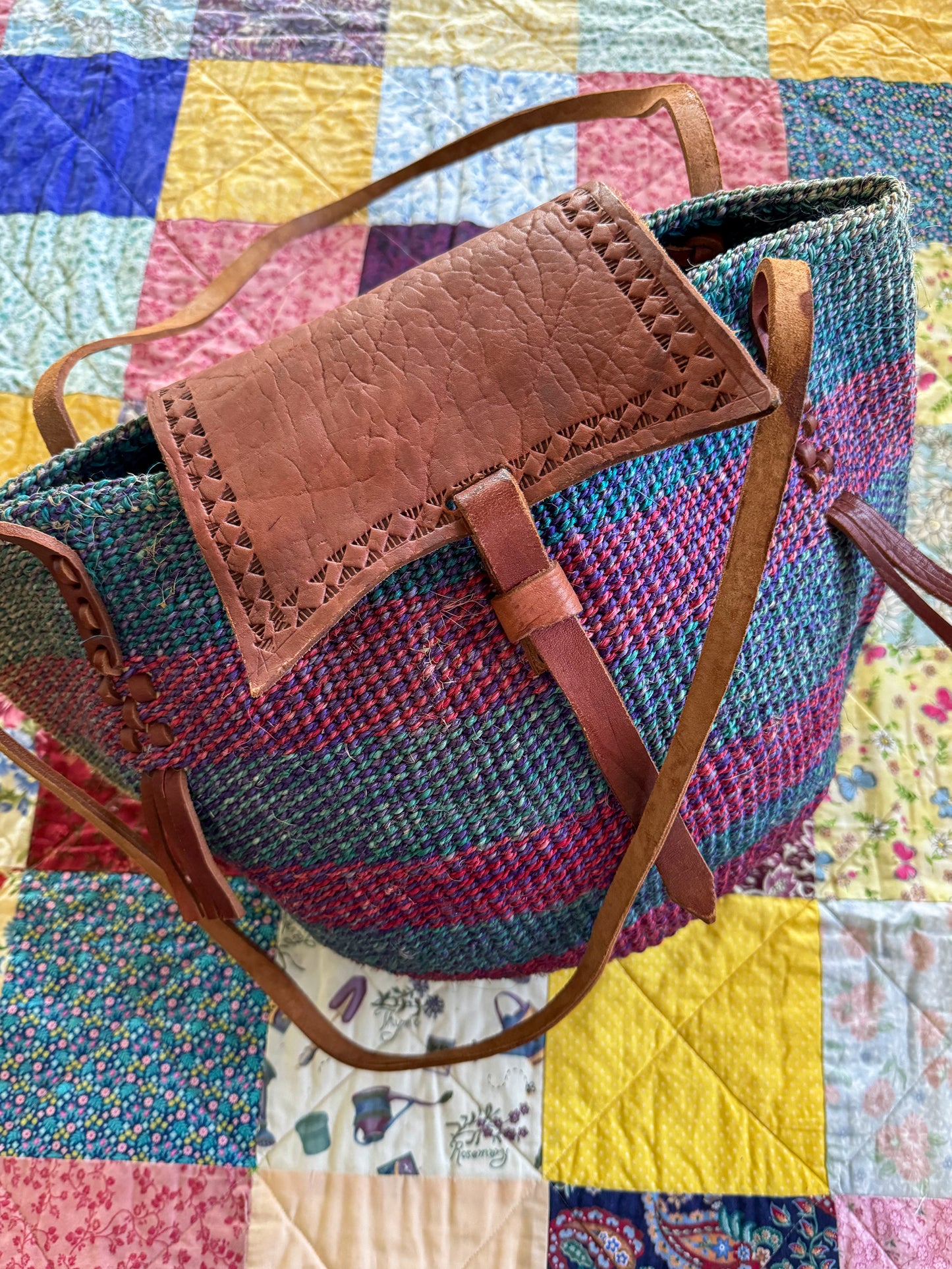 VINTAGE KENYAN LARGE WOVEN STRIPED SISAL AND LEATHER SHOPPER BAG