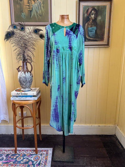 VINTAGE 1990S NEMUKI RAYON TIE DYE GYPSY MIDI DRESS M/L/XL