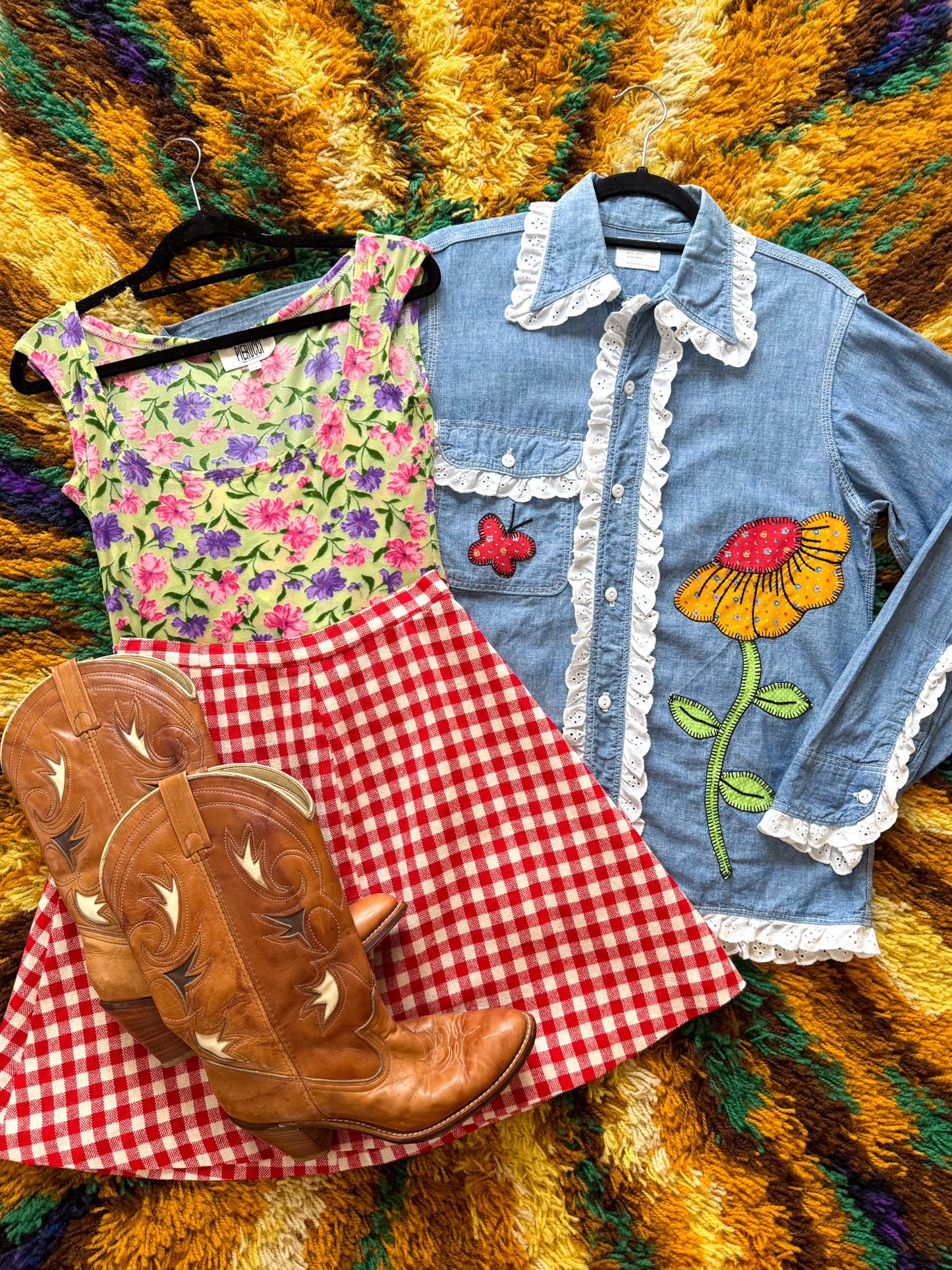 VINTAGE 1970S JC PENNEY COTTON CHAMBRAY APPLIQUÉ LACE TRIM SHIRT M