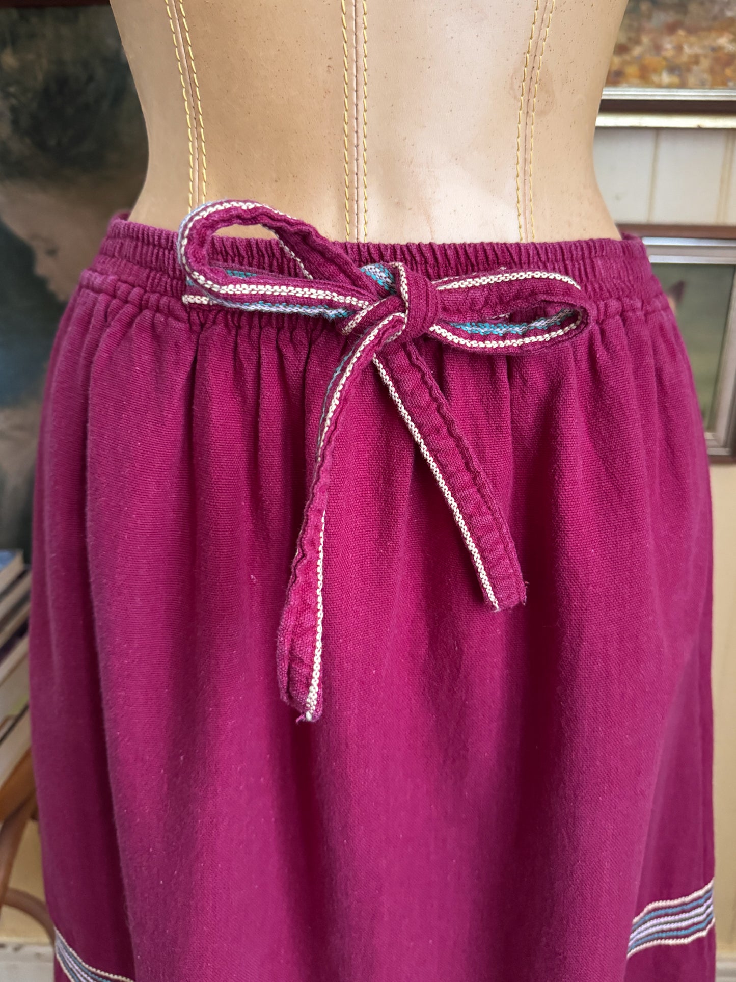 VINTAGE 1980S FERNANDOS GUATEMALAN HAND WOVEN COTTON EMBROIDERED SKIRT S/M