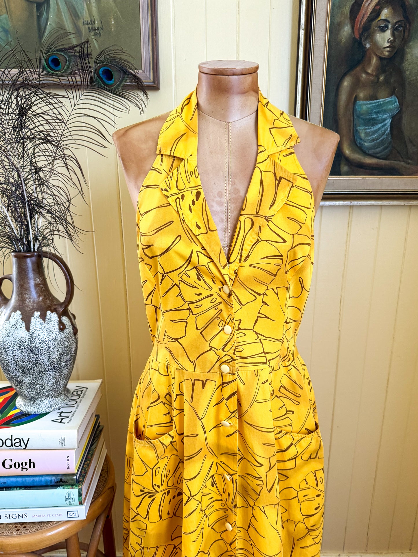 VINTAGE 1970S CLAUDE VALERIE FRANCE COTTON TROPICAL PRINT HALTER MIDI DRESS S/M