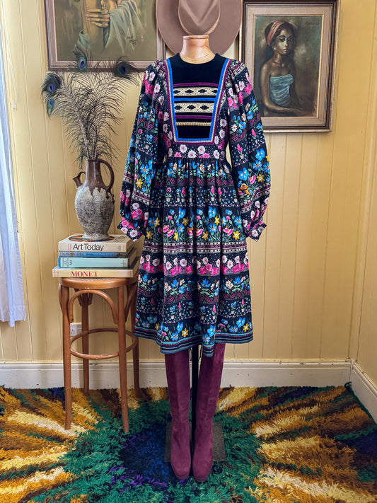 VINTAGE 1970S GERMAN LUCIE LINDEN WOOL BLEND FLORAL PRINT MIDI PEASANT DRESS XS