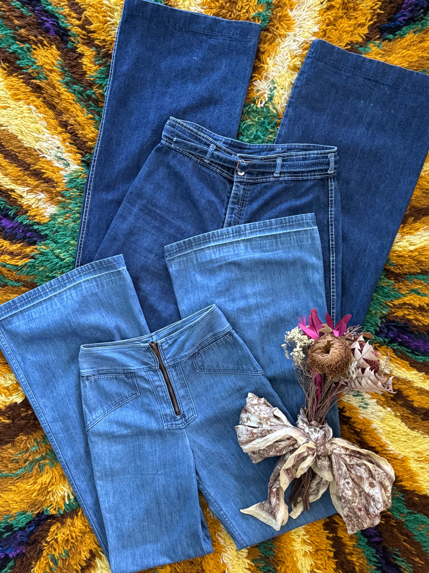 VINTAGE 1970S MAVERICK HIGH WAIST BELLBOTTOM FLARE DENIM JEANS XS/S