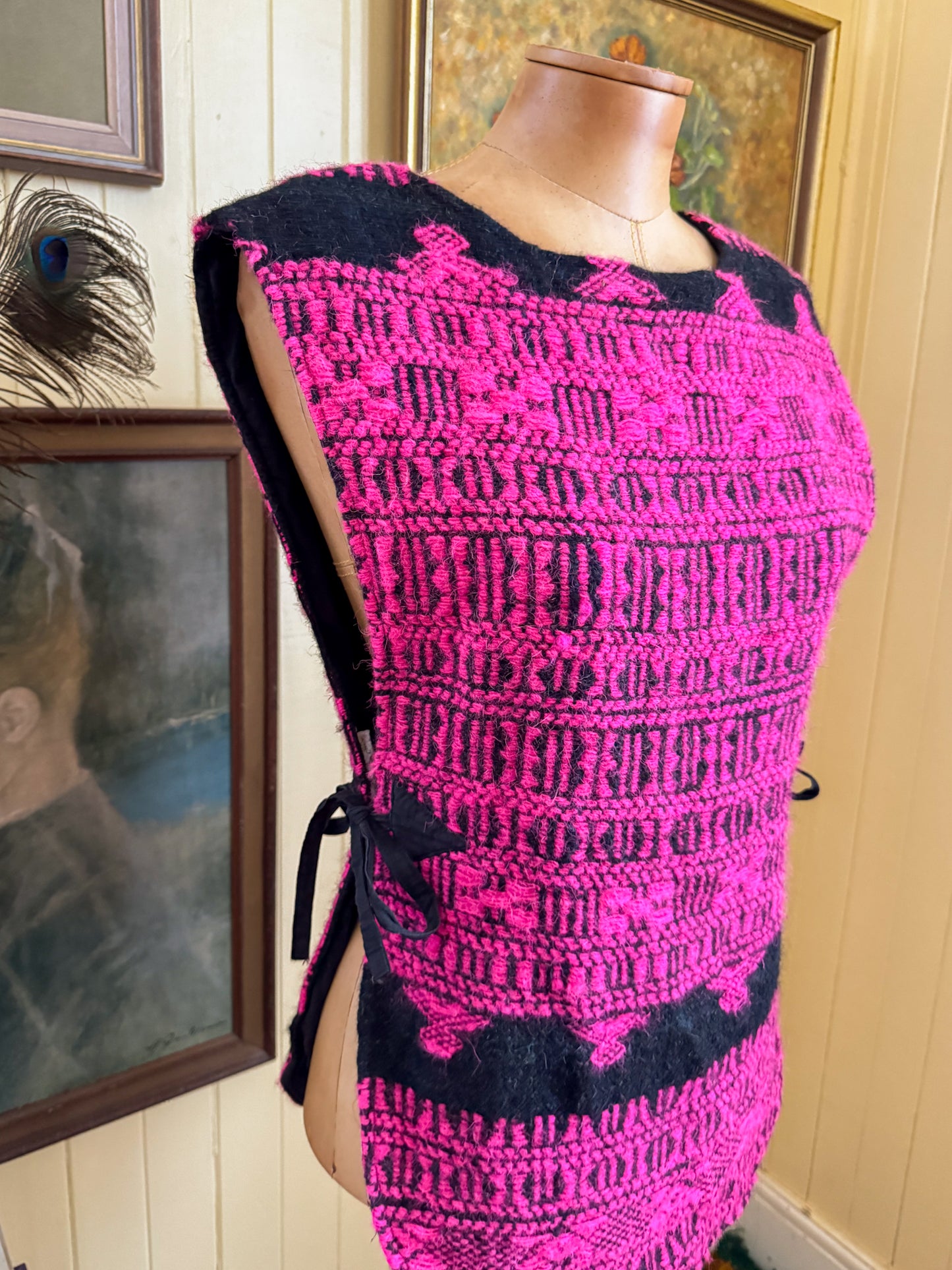 VINTAGE 1970S AKBAR INDIAN WOOL WOVEN TIE UP VEST TOP S/M/L