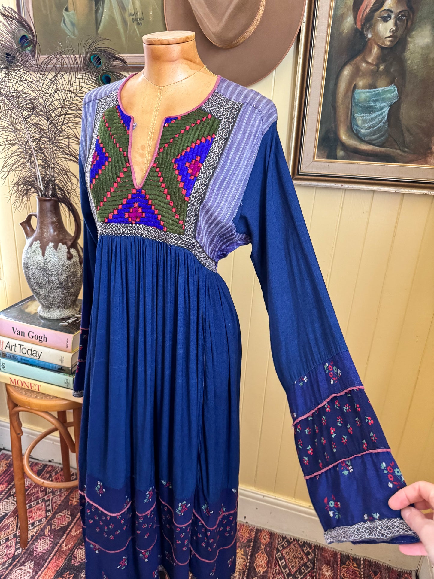 VINTAGE 1970S AFGHANI EMBROIDERED PATCHWORK MIDI FOLK DRESS M