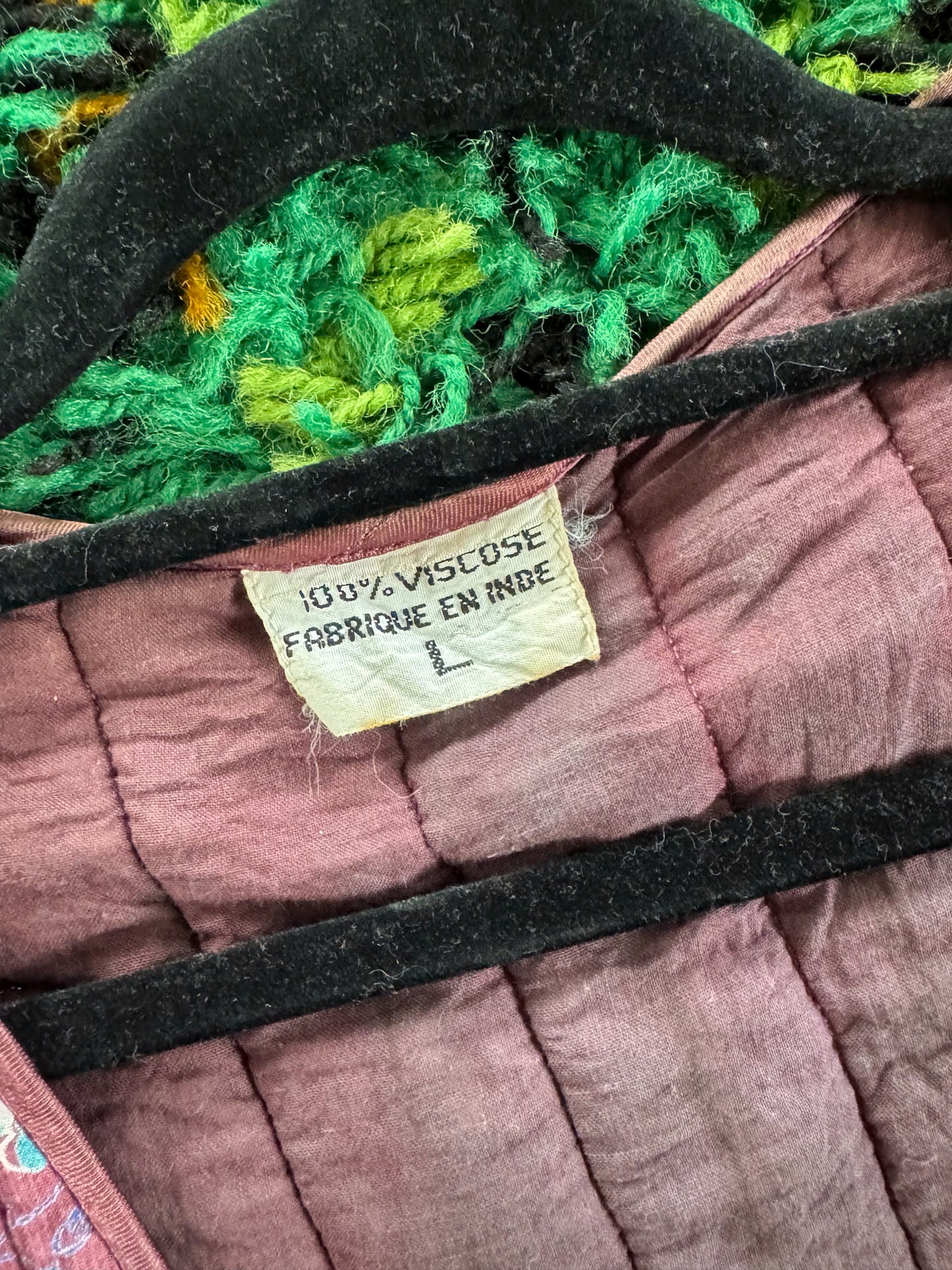 VINTAGE 1970S INDIAN VISCOSE QUILTED FLORAL PRINT CROPPED VEST M