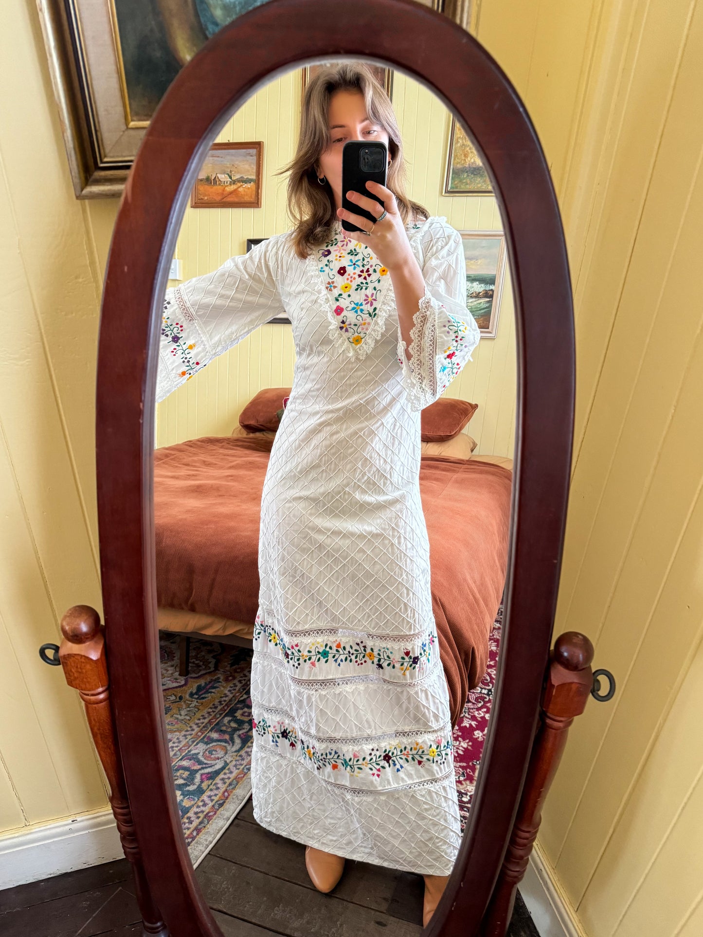 VINTAGE 1970S COTTON + LACE EMBROIDERED MEXICAN WEDDING DRESS S