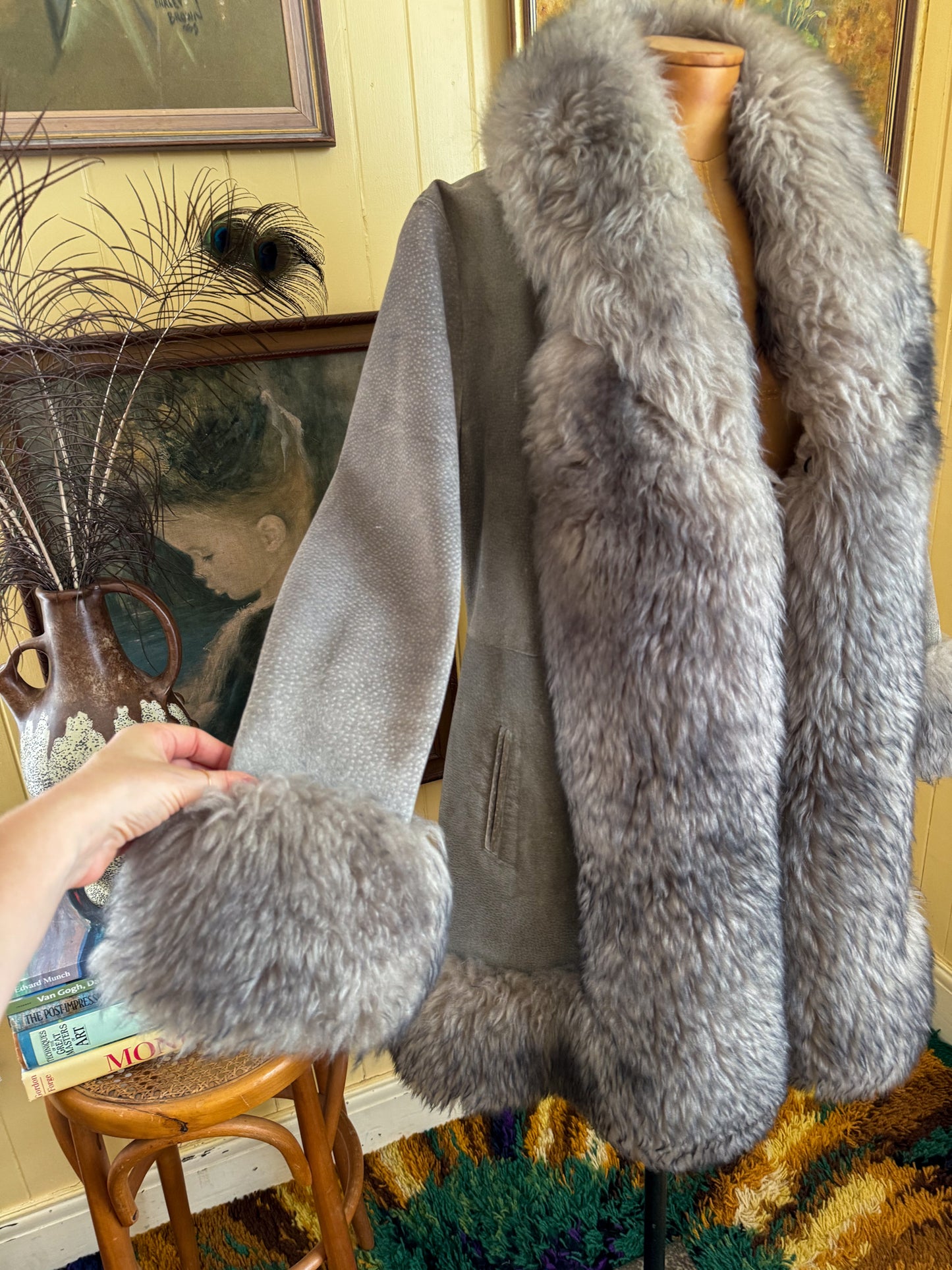 VINTAGE 1970S ENGLISH GREY SUEDE LEATHER SHEEPSKIN PENNY LANE COAT M