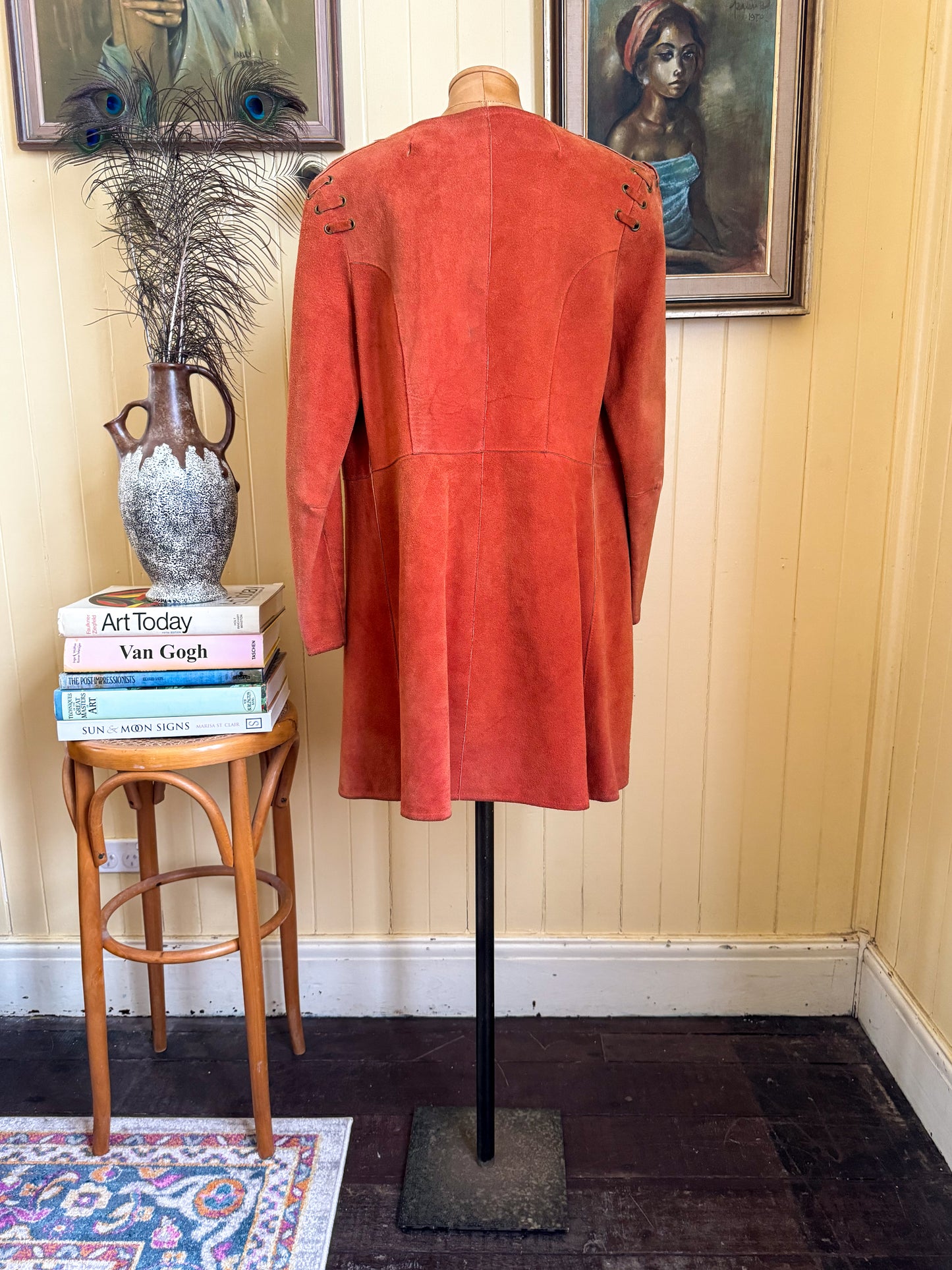 VINTAGE 1970S BURNT ORANGE SUEDE LEATHER PATCH LONGLINE JACKET S