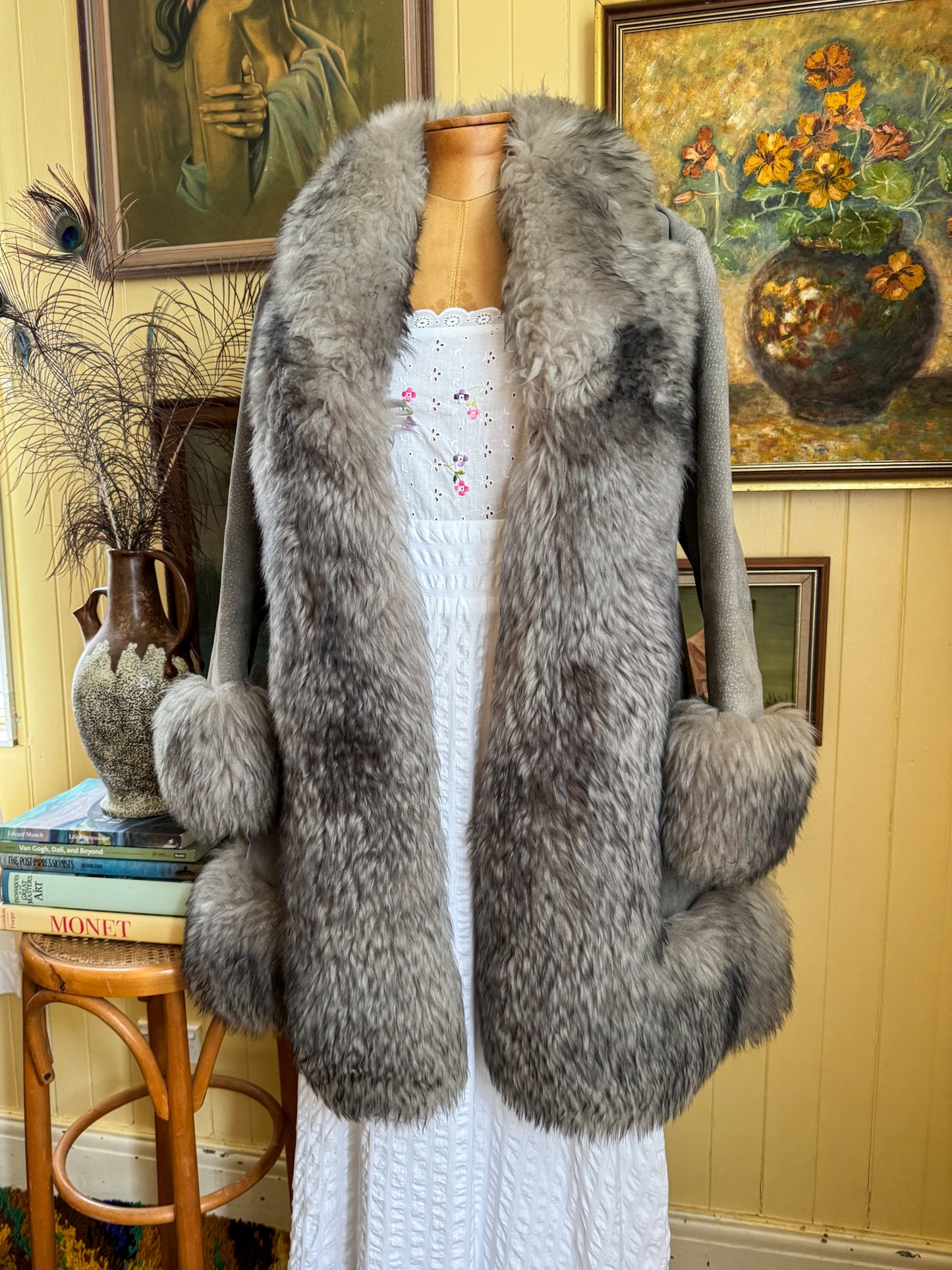 VINTAGE 1970S ENGLISH GREY SUEDE LEATHER SHEEPSKIN PENNY LANE COAT M