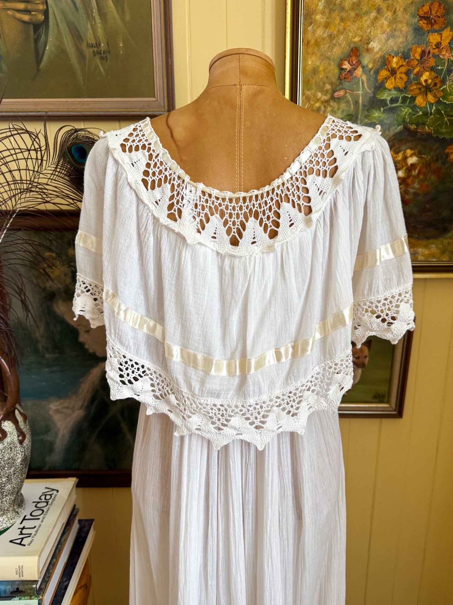 VINTAGE 1990S MEXICAN COTTON CHEESECLOTH RUFFLE CROCHET MIDI DRESS M/L/XL