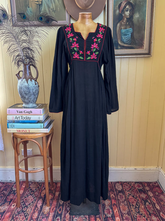 VINTAGE 1970S NEEPA INDIAN COTTON EMBROIDERED KIMONO SLEEVE MAXI DRESS S