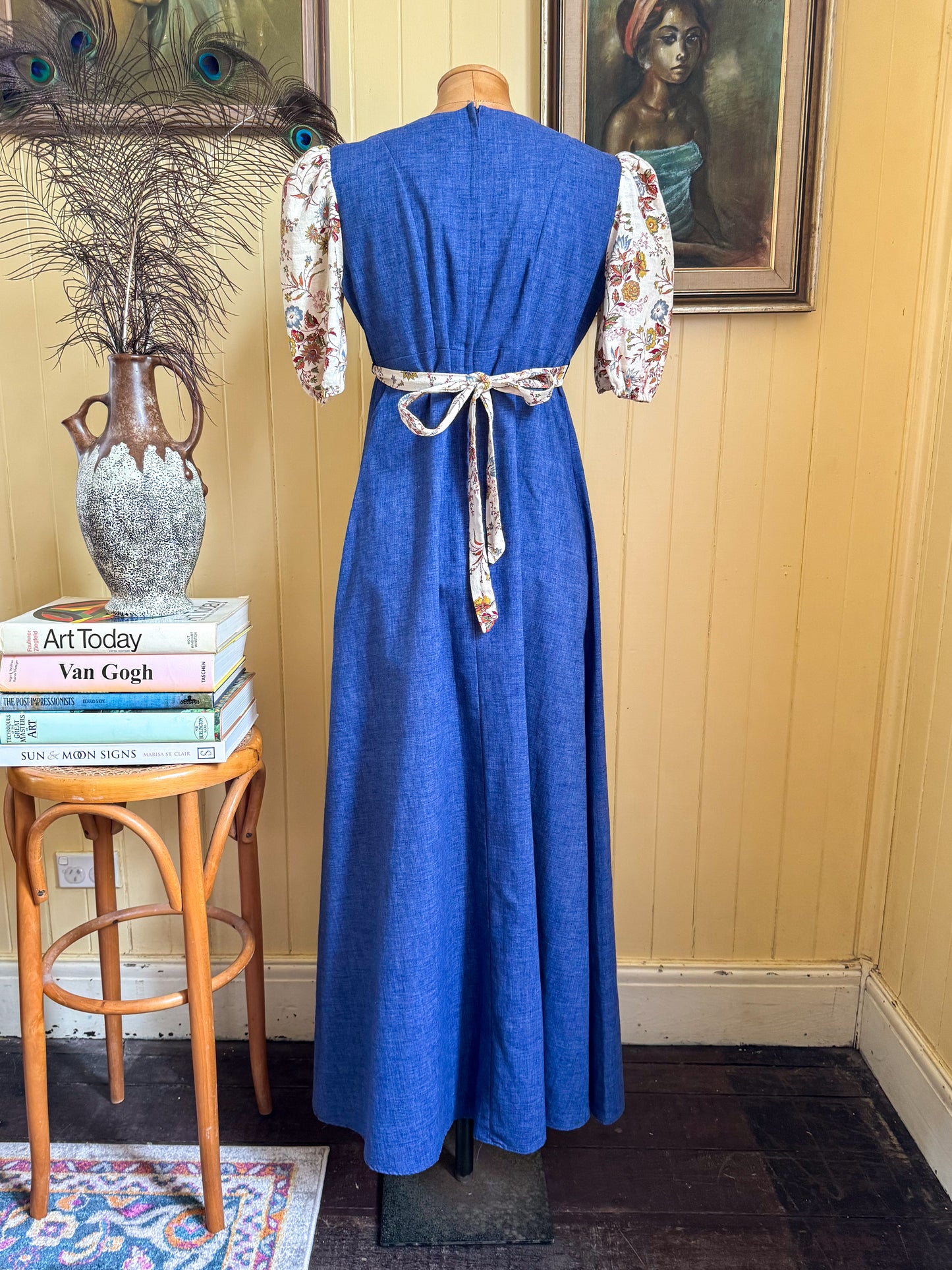 VINTAGE 1970S COTTON FLORAL AND CHAMBRAY PRAIRIE MAXI DRESS S/M