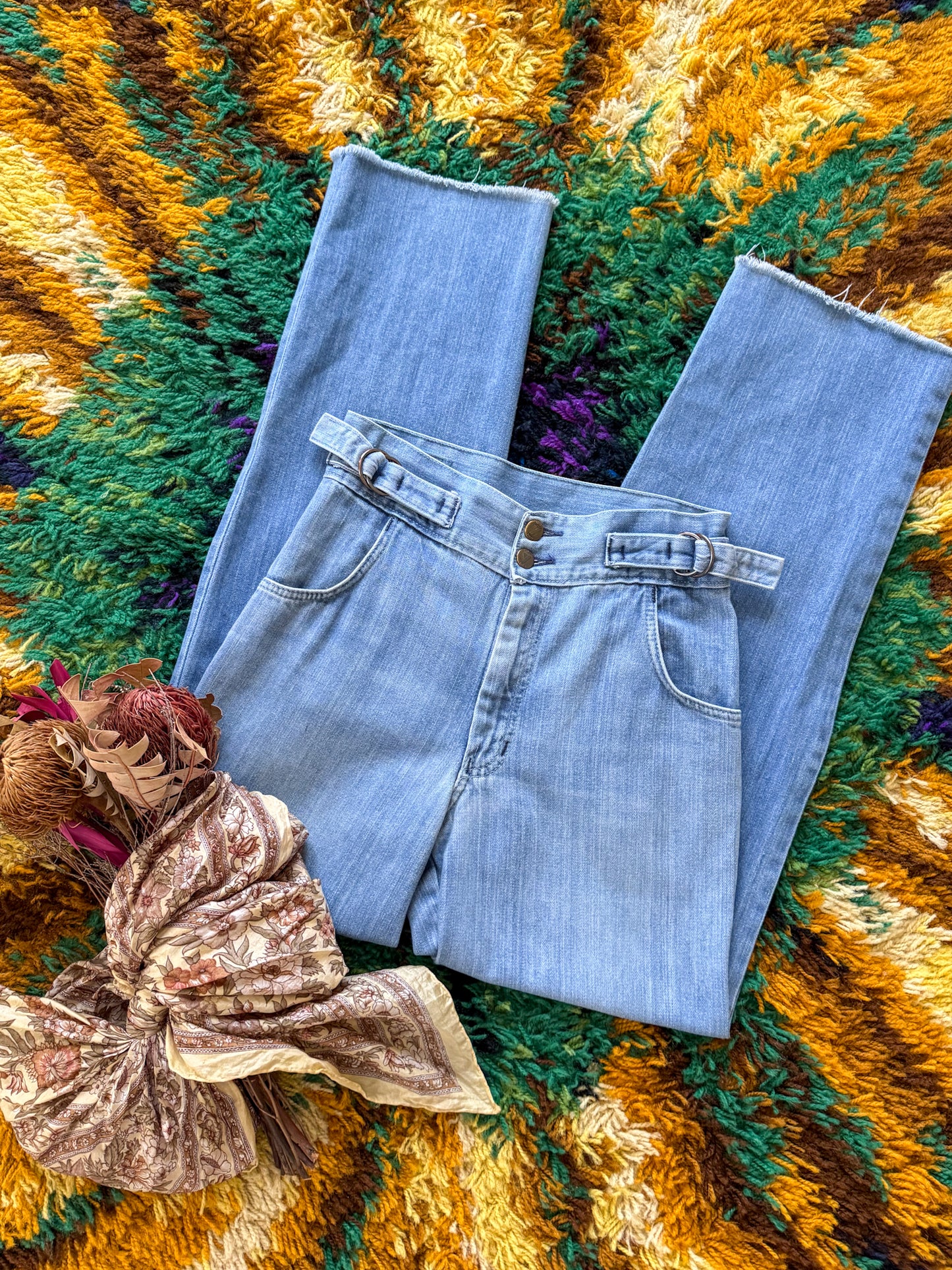 VINTAGE 1970S HARD YAKKA HIGH WAIST BUCKLE TAPERED LEG DENIM JEANS S
