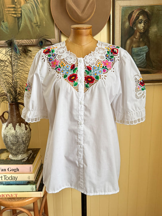 VINTAGE 1990S COTTON BLEND EMBROIDERED BUTTON THROUGH CUTWORK BLOUSE L