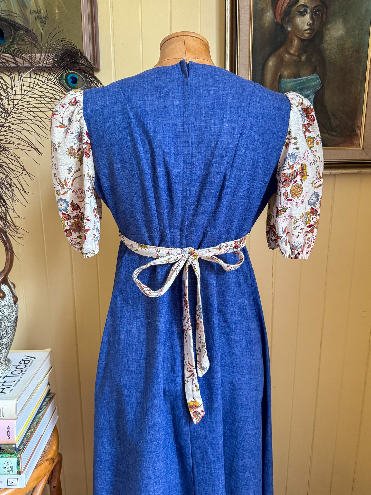 VINTAGE 1970S COTTON FLORAL AND CHAMBRAY PRAIRIE MAXI DRESS S/M