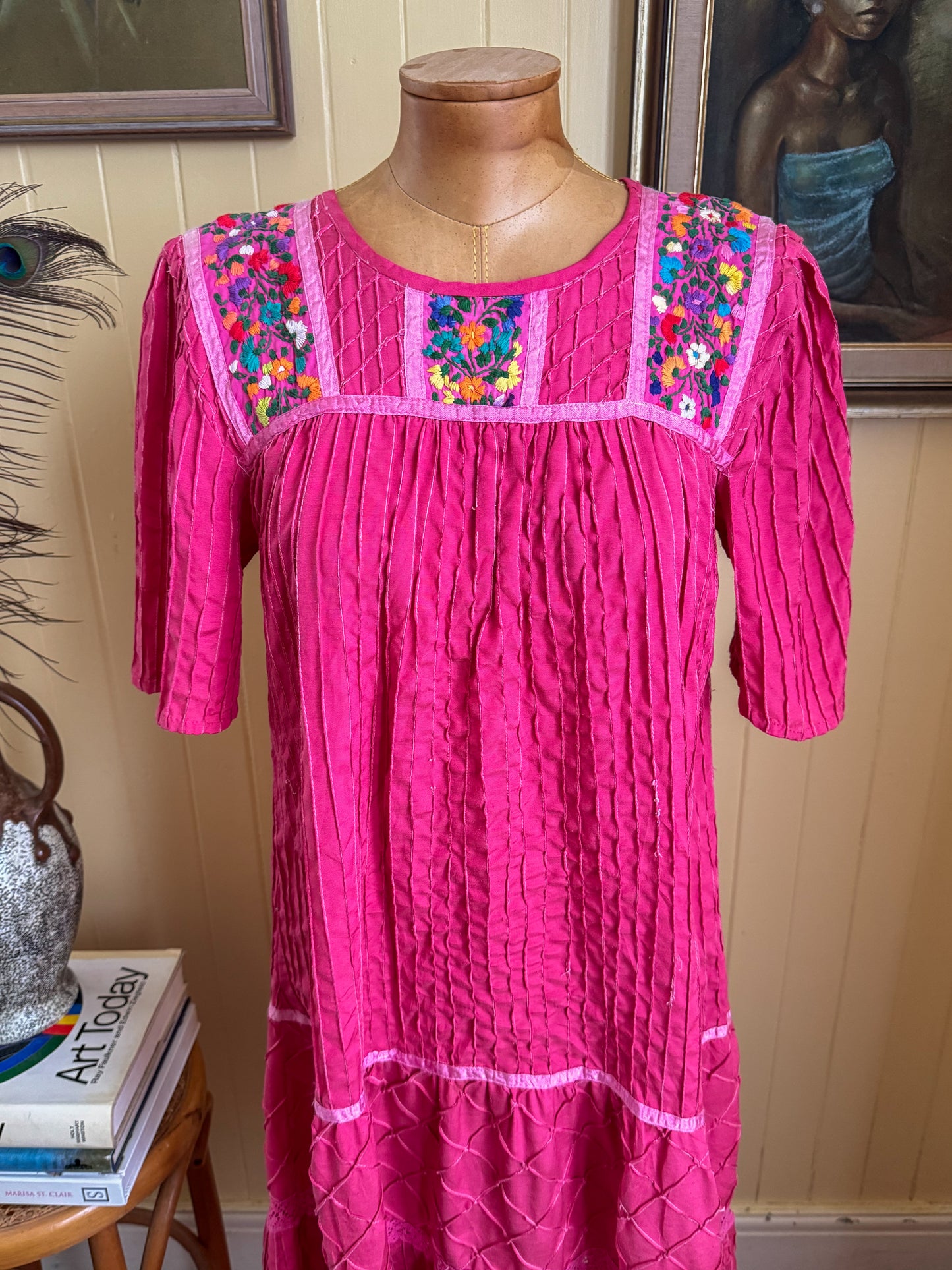 VINTAGE 1970S MEXICAN HOT PINK COTTON BLEND EMBROIDERED MIDI DRESS S