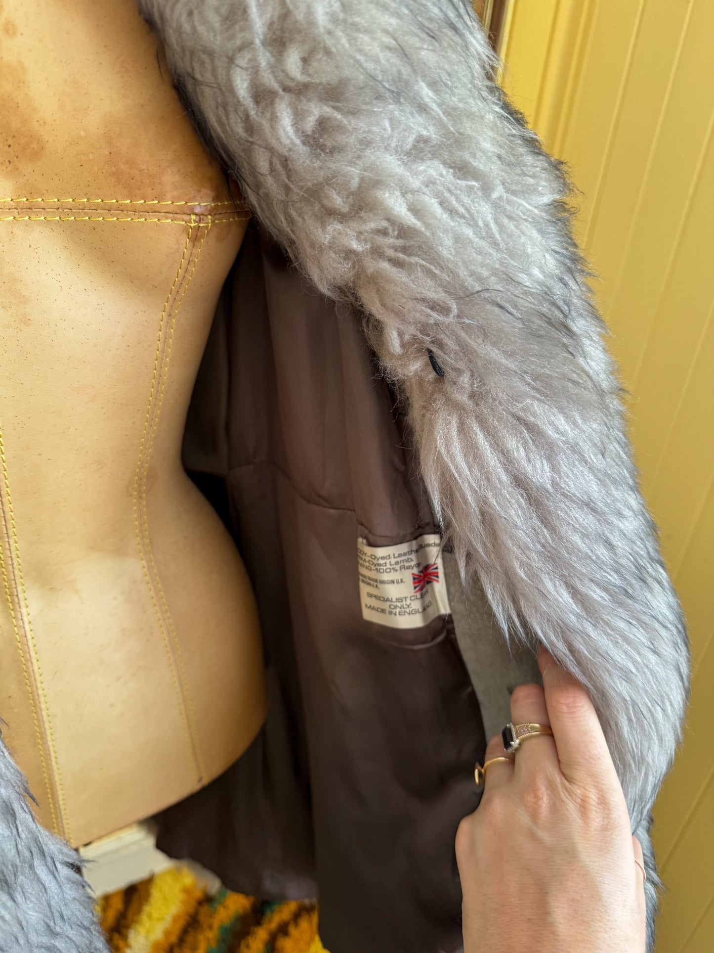 VINTAGE 1970S ENGLISH GREY SUEDE LEATHER SHEEPSKIN PENNY LANE COAT M