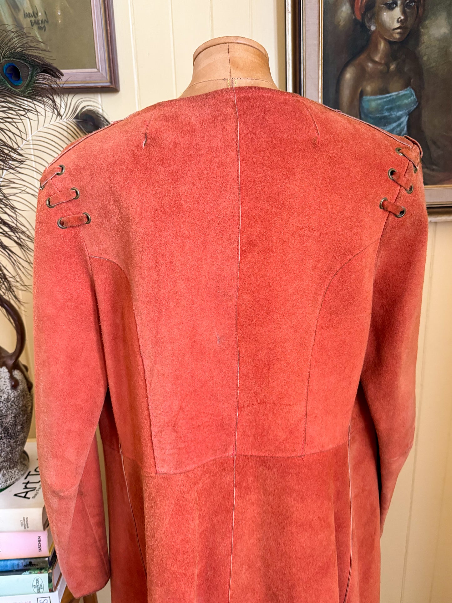 VINTAGE 1970S BURNT ORANGE SUEDE LEATHER PATCH LONGLINE JACKET S